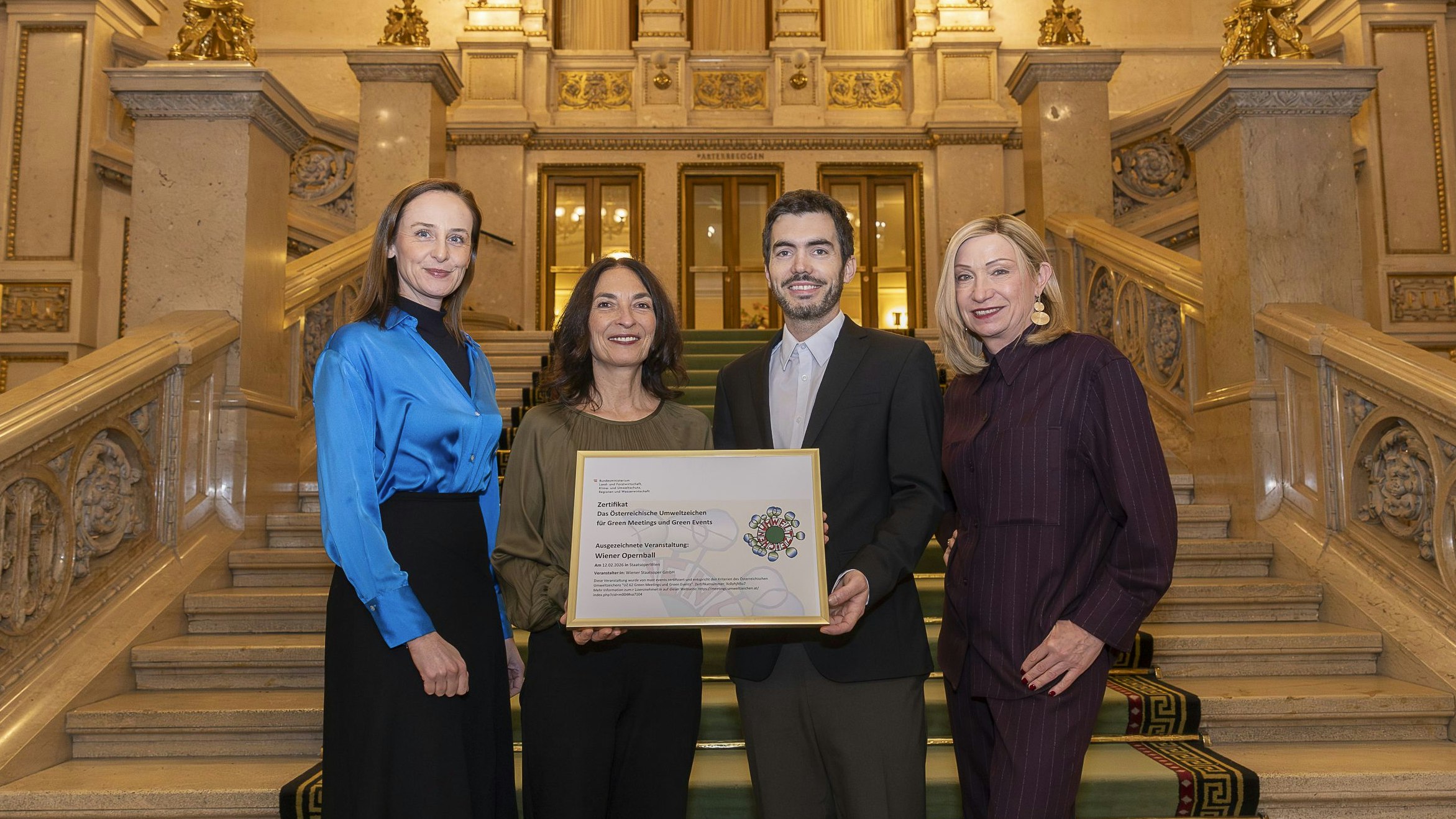 Heute.at - Opernball tanzt jetzt grün – sogar die Würstel sind bio