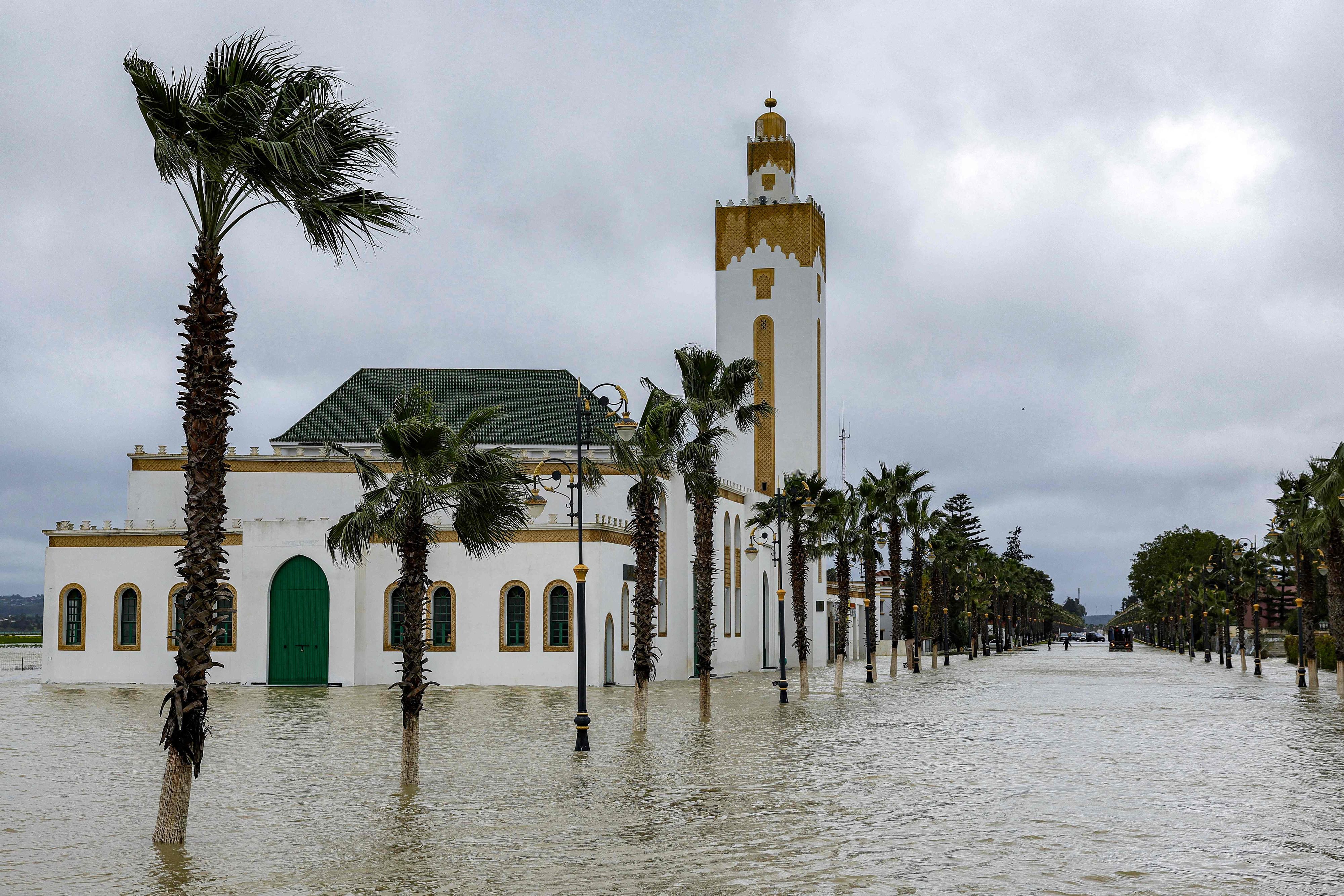 Heute.at - Mega-Fluten – 140.000 Menschen in Urlaubsland evakuiert
