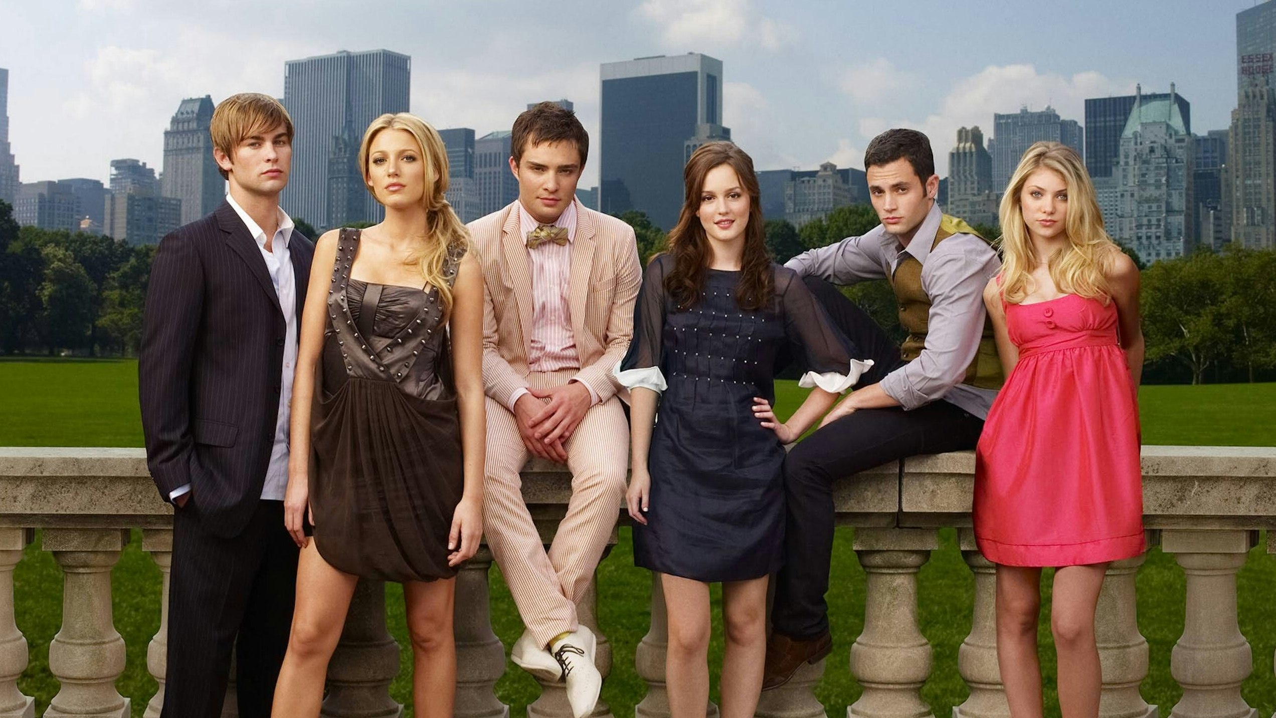 "Gossip Girl" war eine erfolgreiche US-amerikanische Fernsehserie, die von 2007 bis 2012 ausgestrahlt wurde.