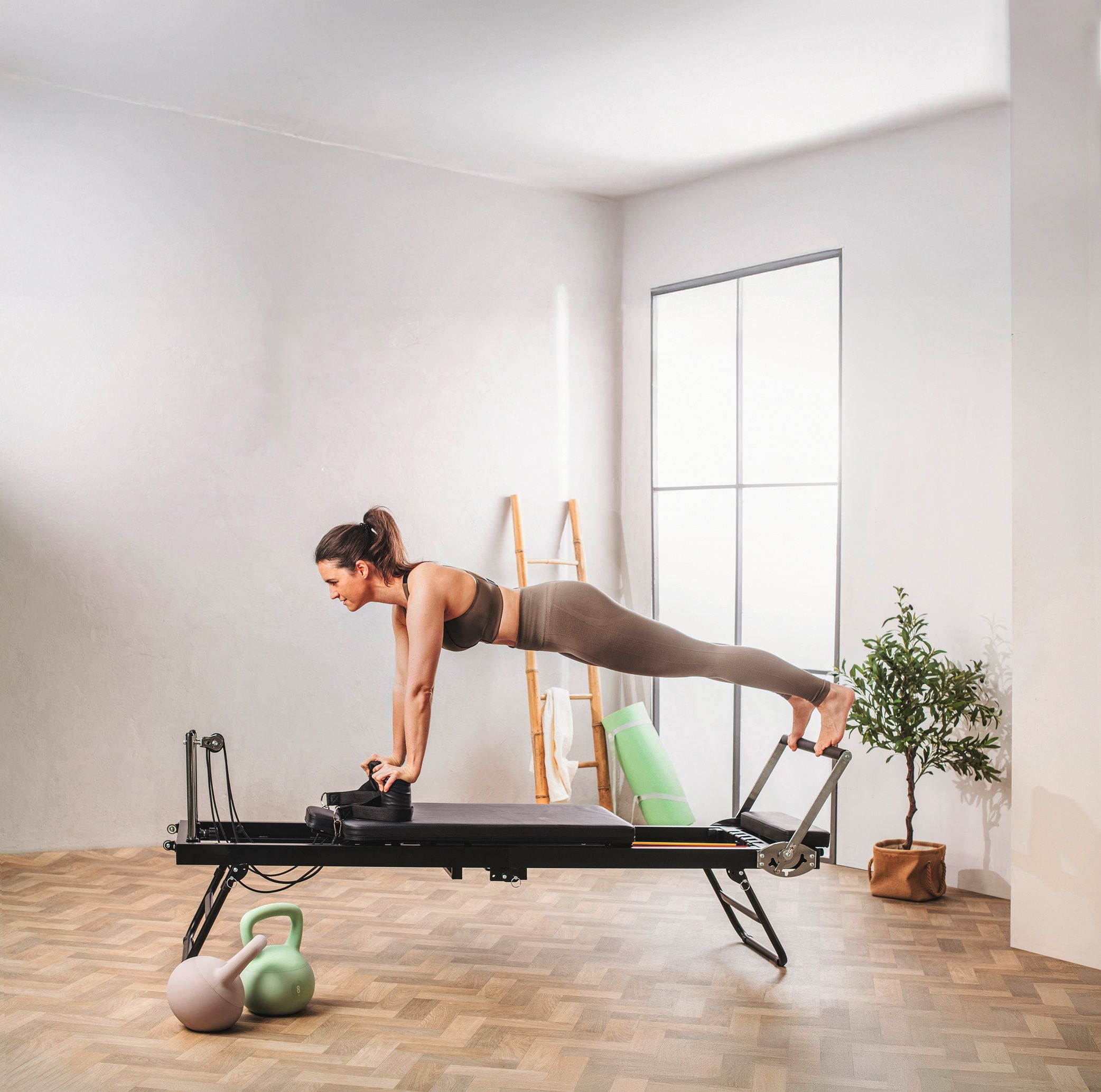 Heute.at - Hofer bringt virales Pilates-Gerät nach Österreich