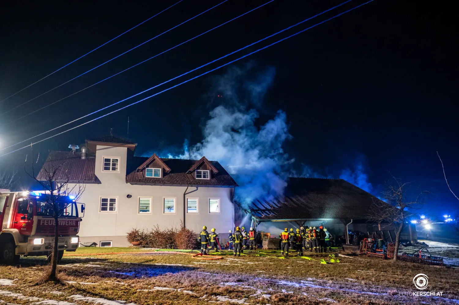 Das Feuerwehrhaus blieb beinahe verschont. 