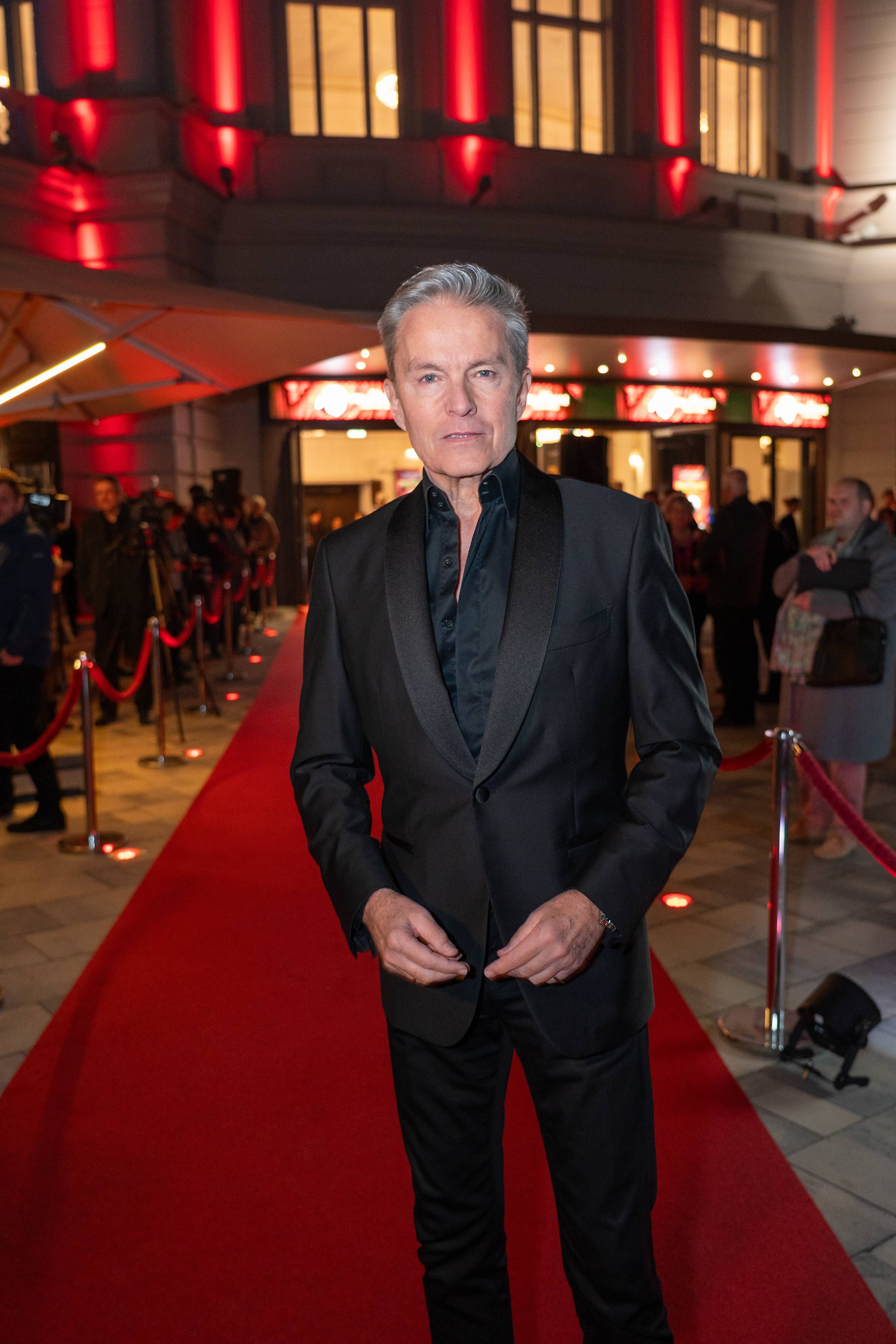 Alfons Haider erzählt, wie sein erster Kuss abgelaufen ist.