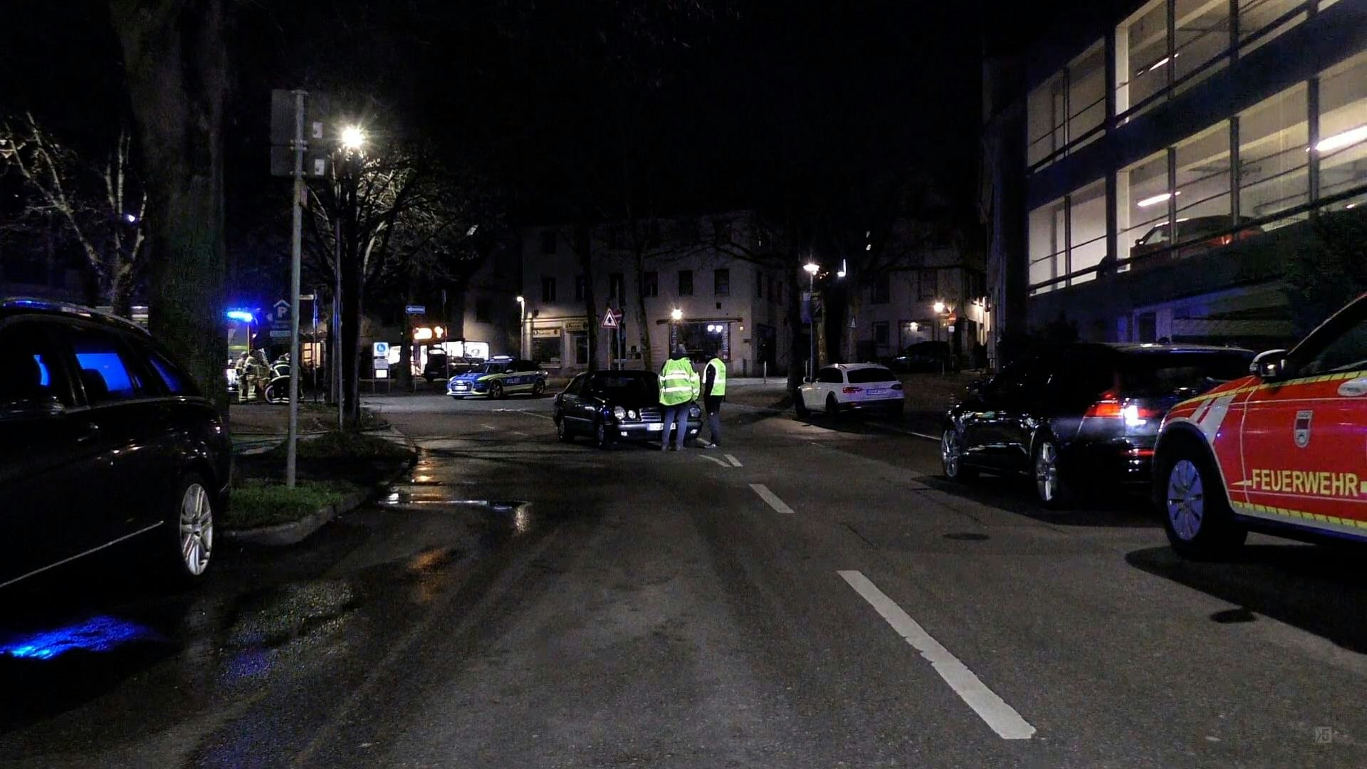 Heute.at - 19-jähriger Raser erfasst zwei Fußgänger – Frau tot