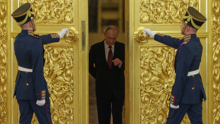 Wladimir Putin nutzt aus, dass Donald Trumps Amerika die EU im Regen stehen lässt. Die Hackerangriffe auf polnische Energieanlagen zeigen: Russland geht immer unverfrorener gegen Ziele in Europa vor. Die Einheit „Berserk Bear