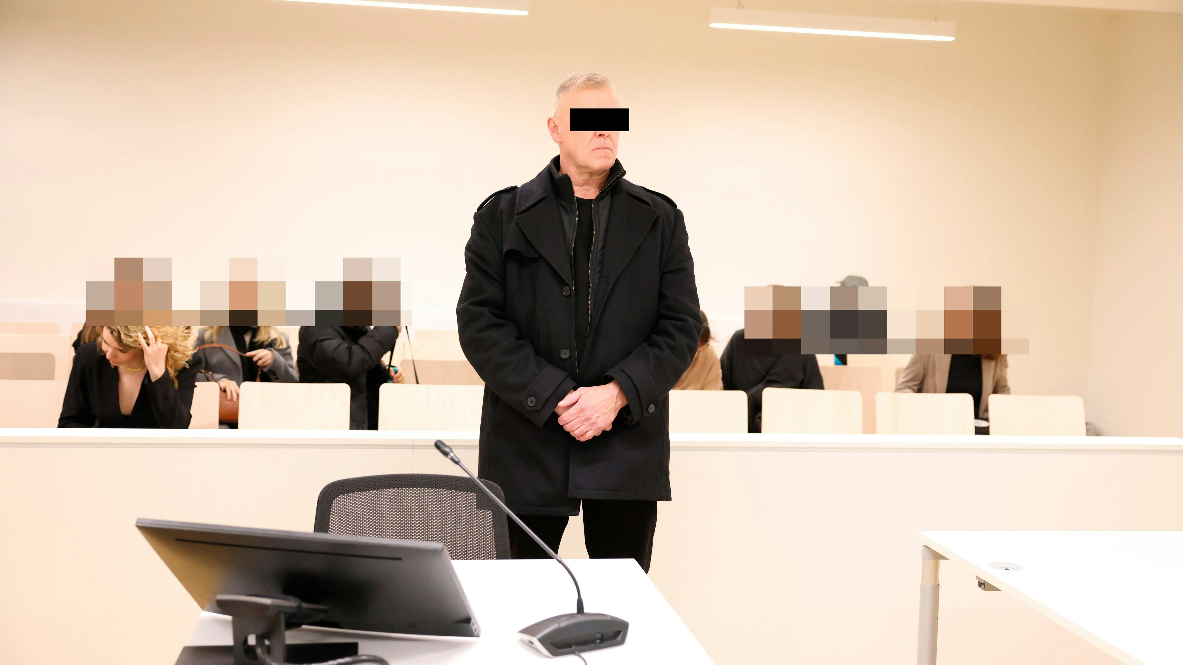 Heute.at - Schimanek-Sohn hatte handsigniertes Bild von SS-Führer