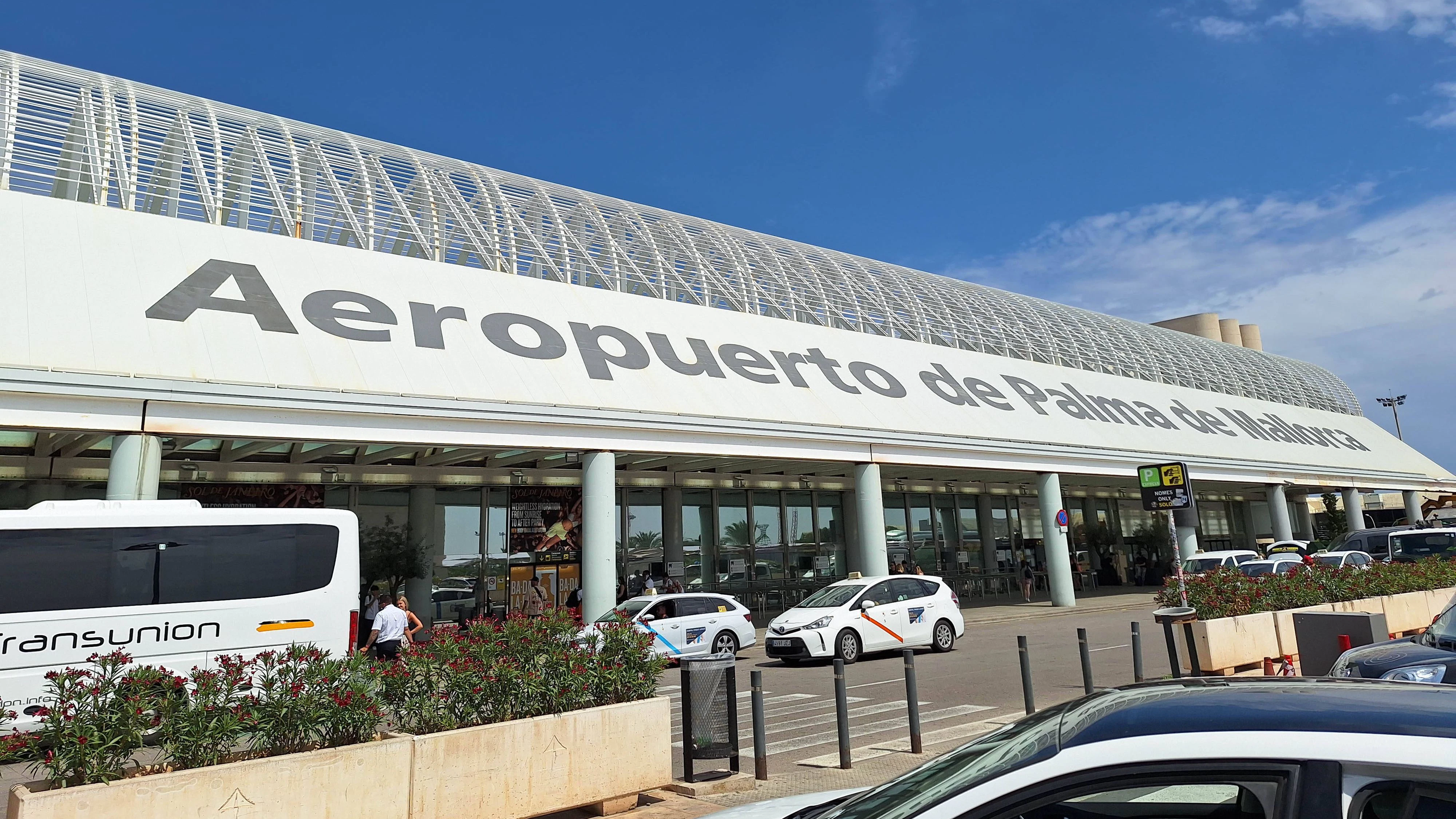 Palma de Mallorca Themenbild - Flughafen, Airport, Palma de Mallorca, Aeropuerto de Son San Juan, Flugzeug EasyJet Themenbild - Flughafen, Airport, Palma de Mallorca, Aeropuerto de Son San Juan, Flugzeug EasyJet Flughafen, Airport, Palma de Mallorca, Aeropuerto de Son San Juan, *** Palma de Mallorca theme picture airport, Airport, Palma de Mallorca, Aeropuerto de Son San Juan, airplane EasyJet theme picture airport, Airport, Palma de Mallorca, Aeropuerto de Son San Juan, airplane EasyJet airport, Airport, Palma de Mallorca, Aeropuerto de Son San Juan, Copyright: xFleigx/xEibner-Pressefotox EP_dfg