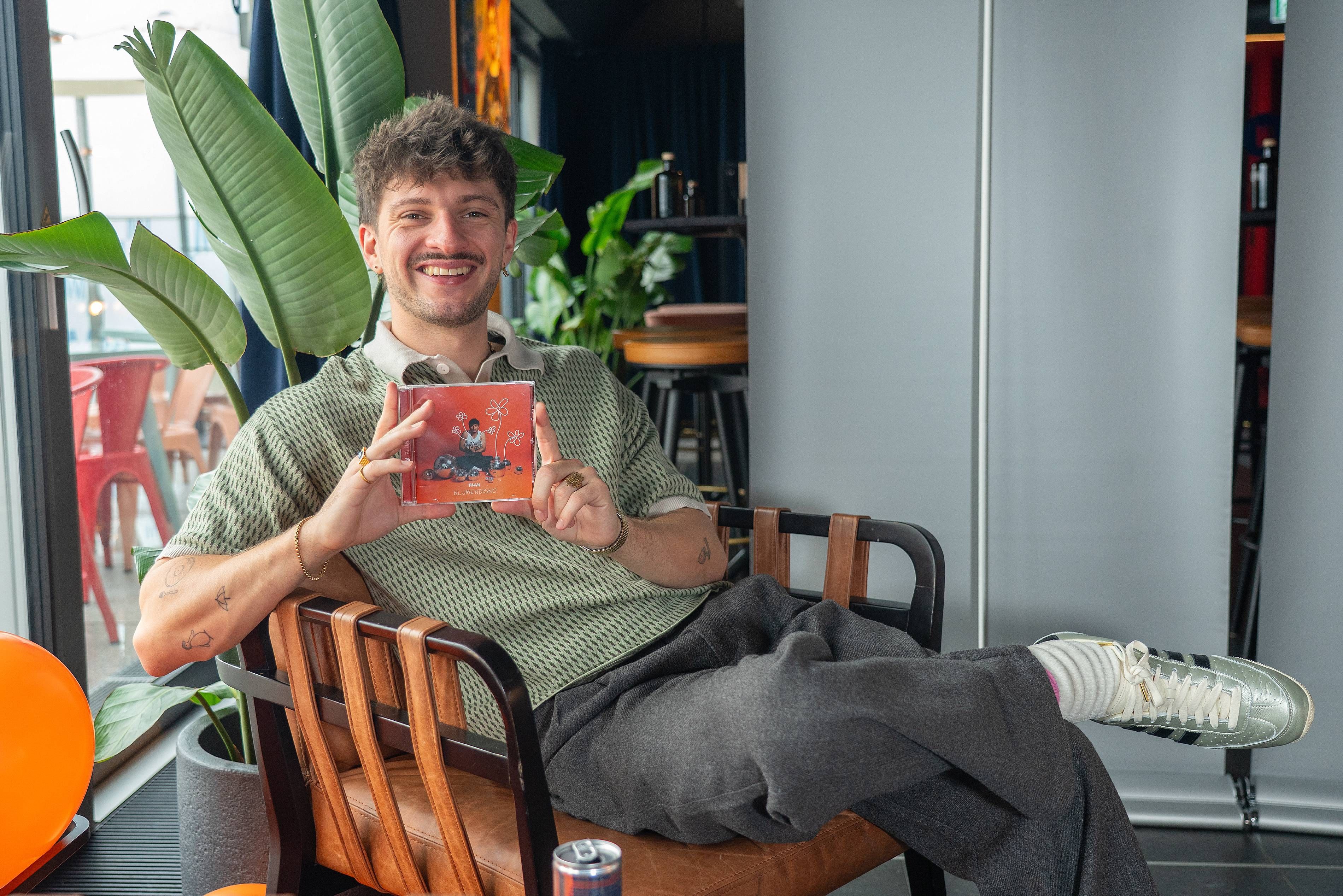 Stolz: Rian zeigt sein erstes Album 