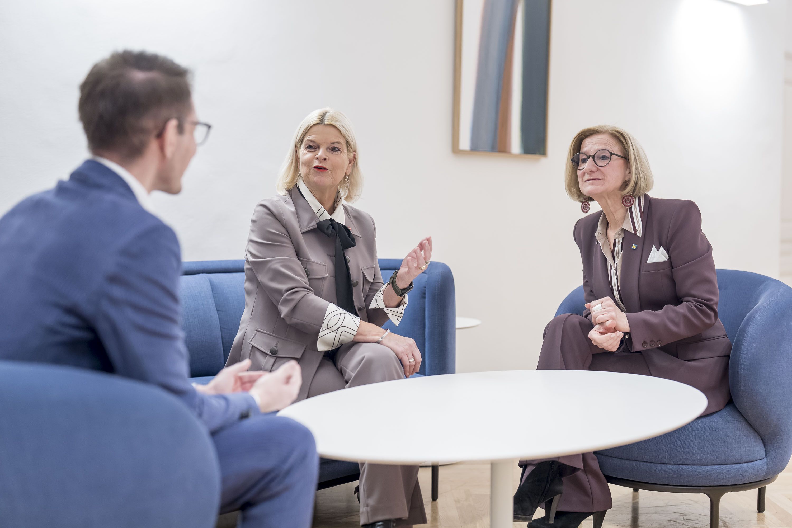 Verteidigungsministerin Klaudia Tanner und NÖ-Landeshauptfrau Johanna Mikl-Leitner. 