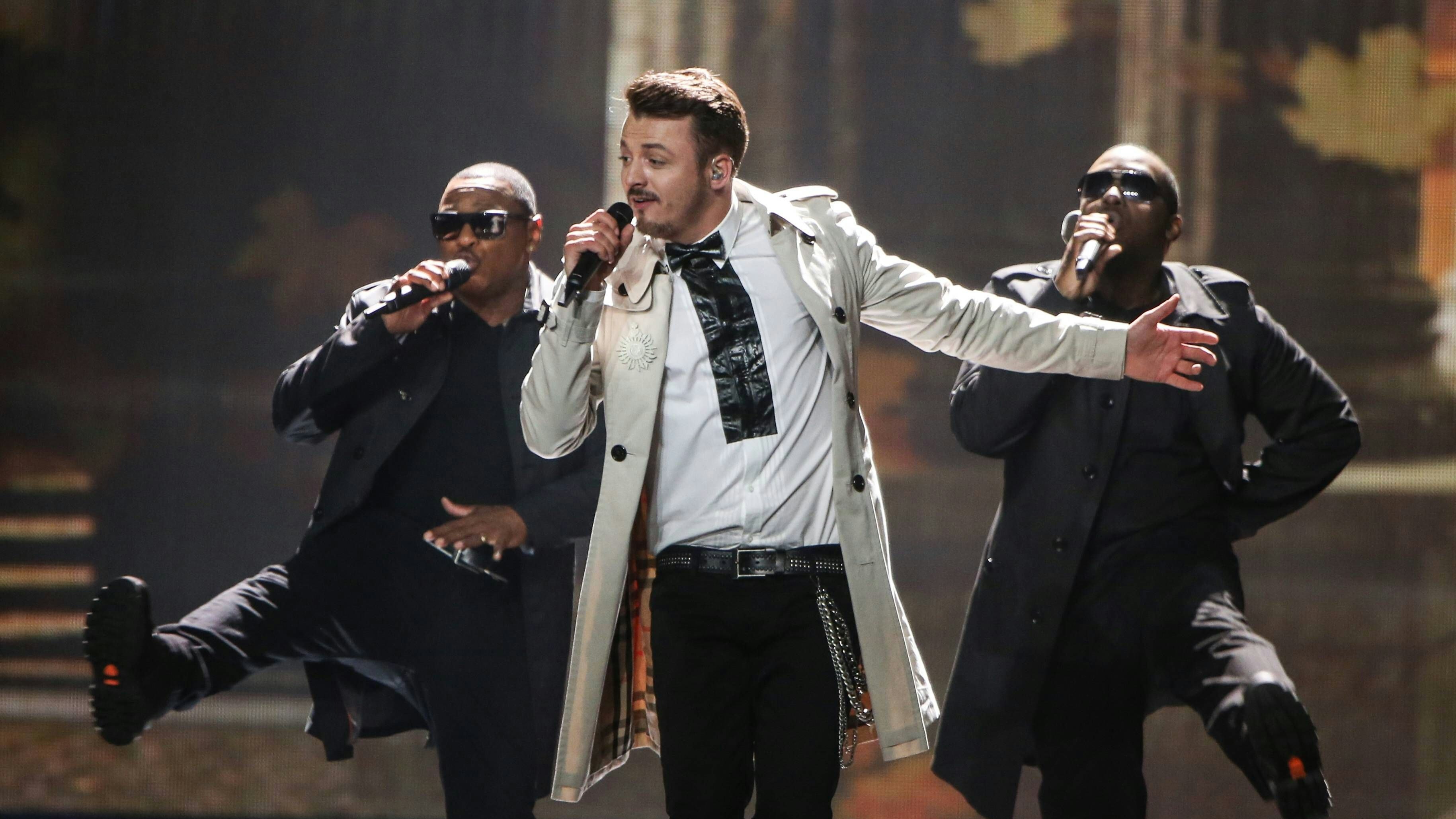 Beim Eurovision Song Contest 2015 in Wien vertrat Daniel Kajmakoski Nordmazedonien mit dem Lied "Autumn Leaves".