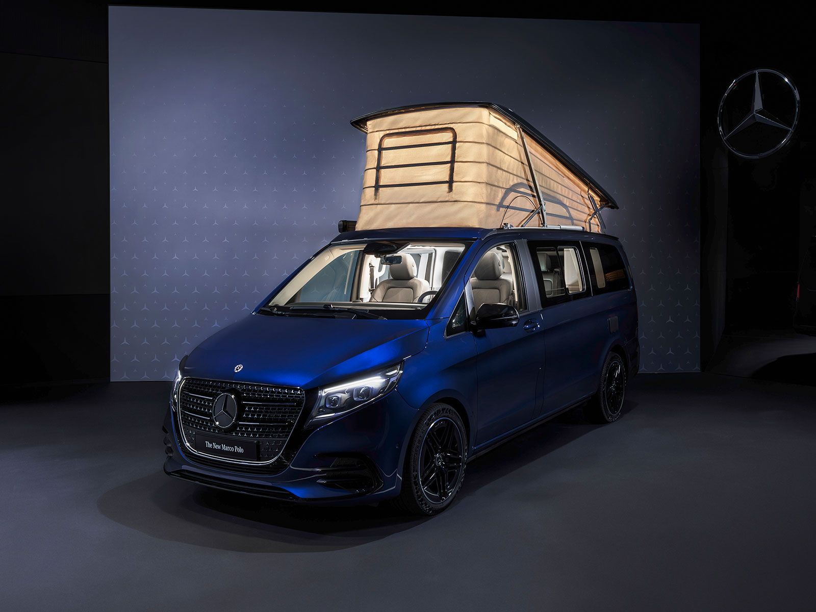 Das neue Aufstelldach besteht aus einer leichten Aluminium-Doppelschale.