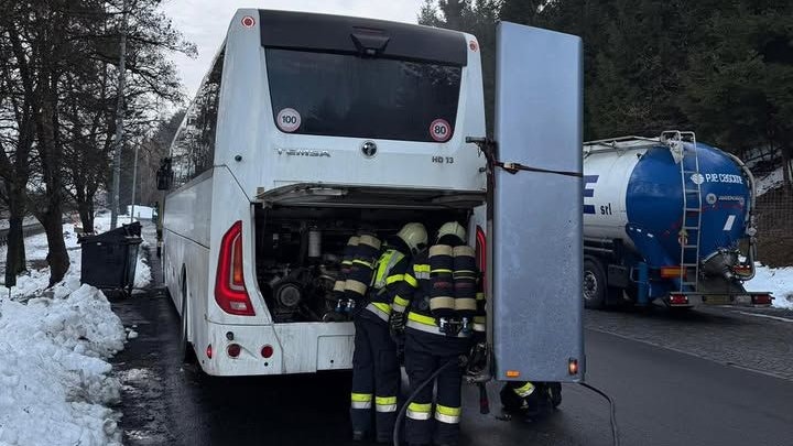 Heute.at - Notfall in Tirol – Bus mit 50 Kindern begann zu brennen
