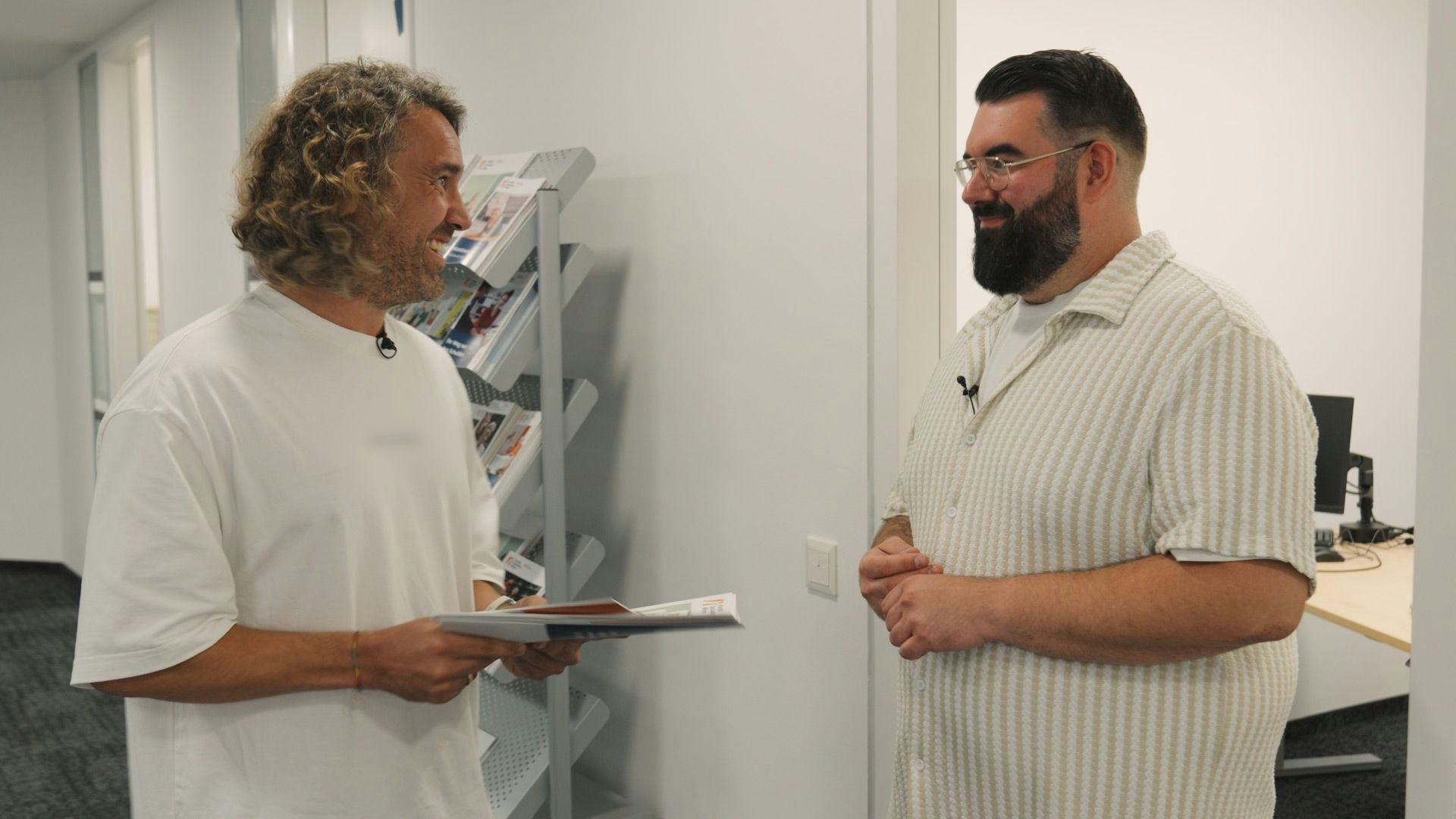 Das FSW-Kund:innenservice berät 