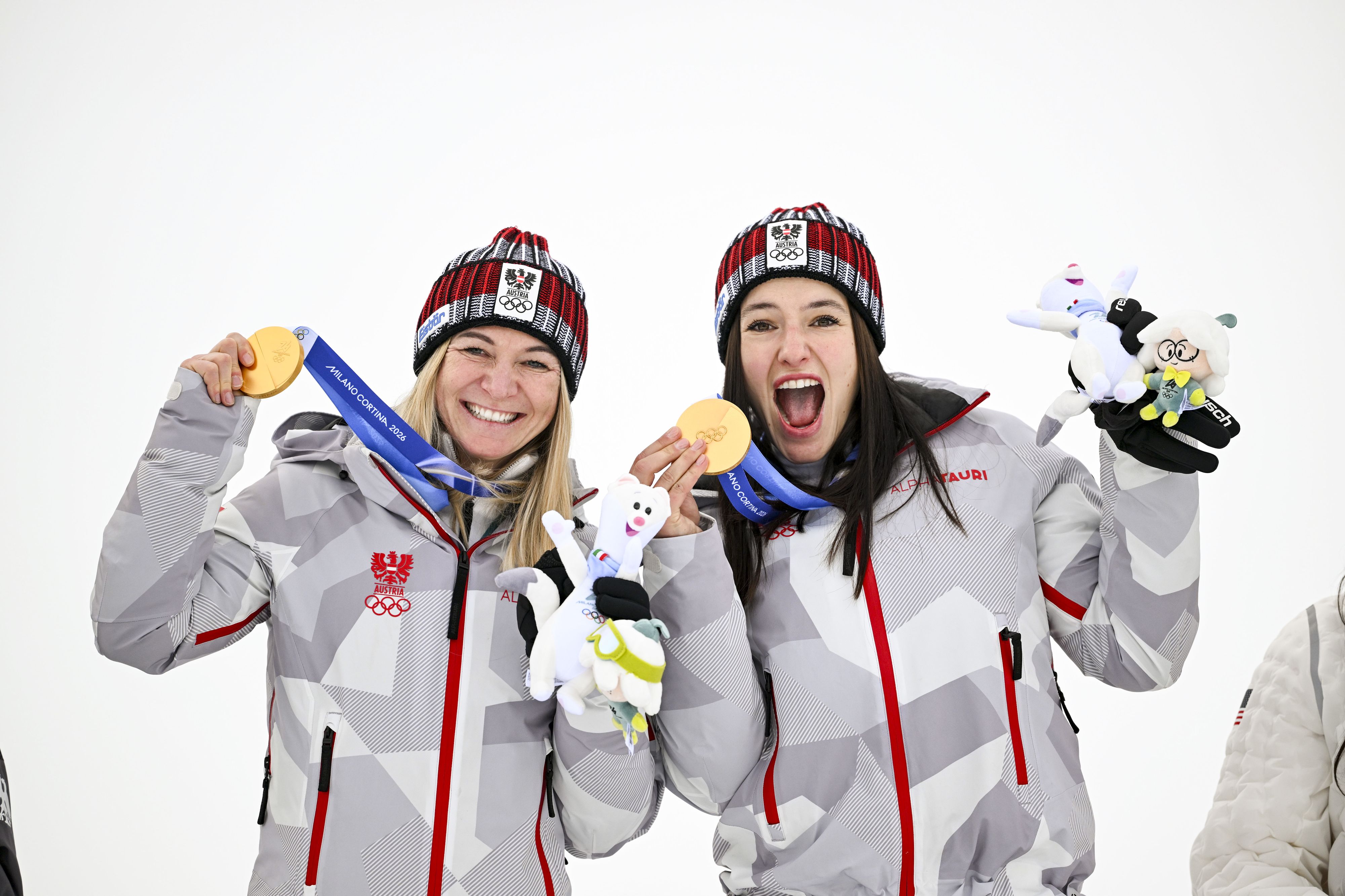 Ariane Rädler und Katharina Huber holen die Goldmedaille in der Team-Kombination. 