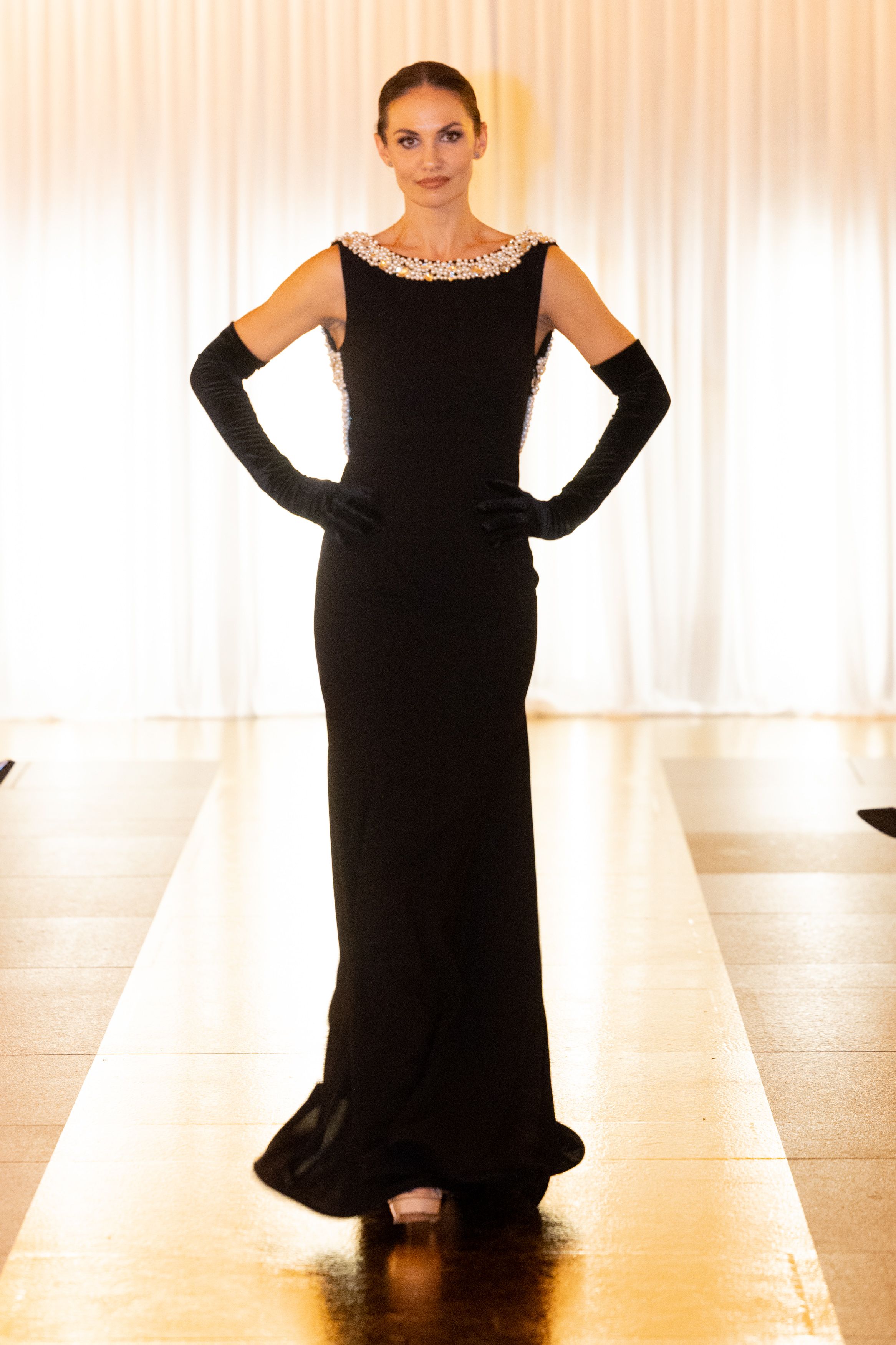 Tanja Duhovich in ihrer Robe von Moondress