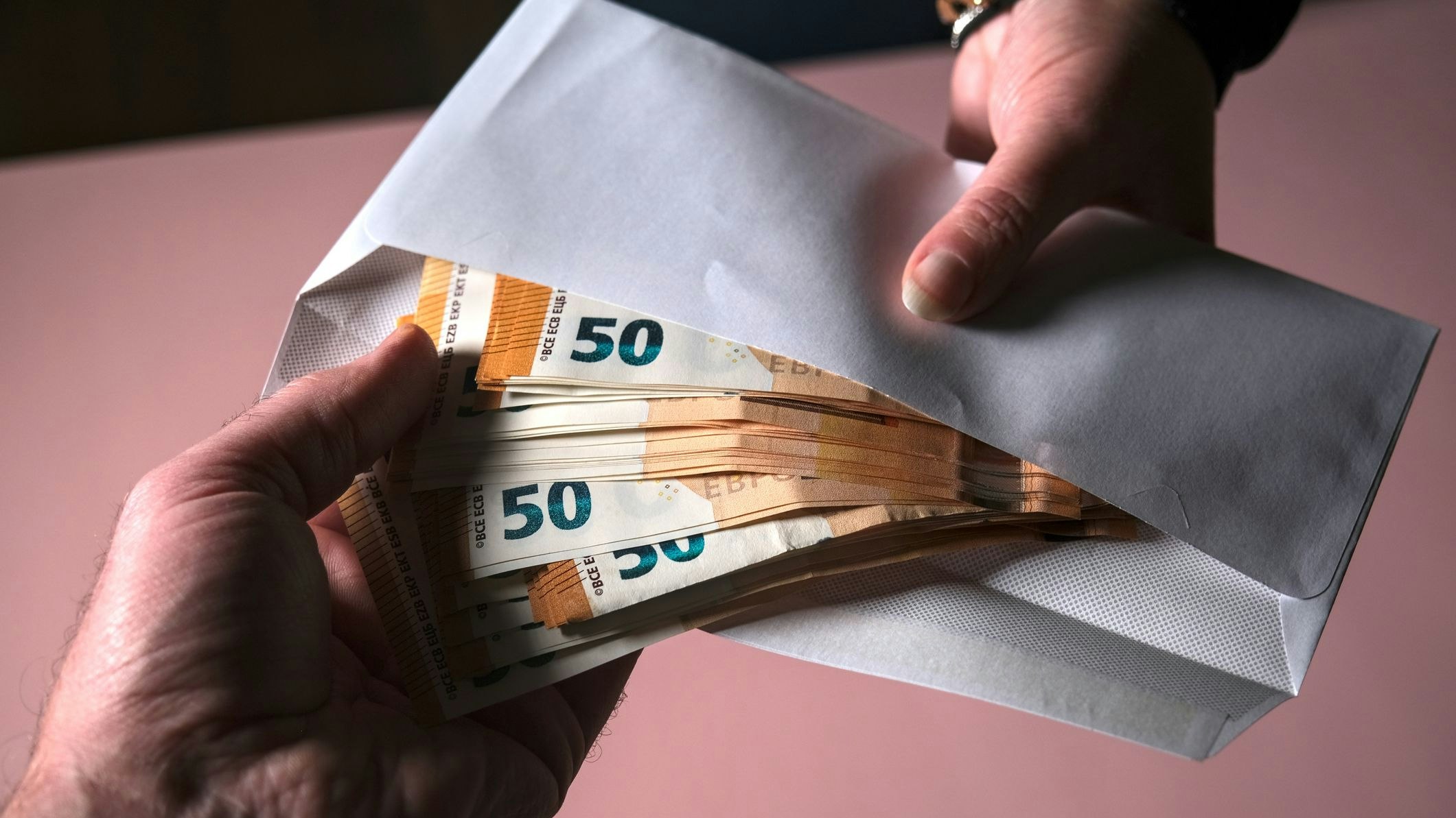 Heute.at - Korruption in Österreich – jetzt kommt alles ans Licht