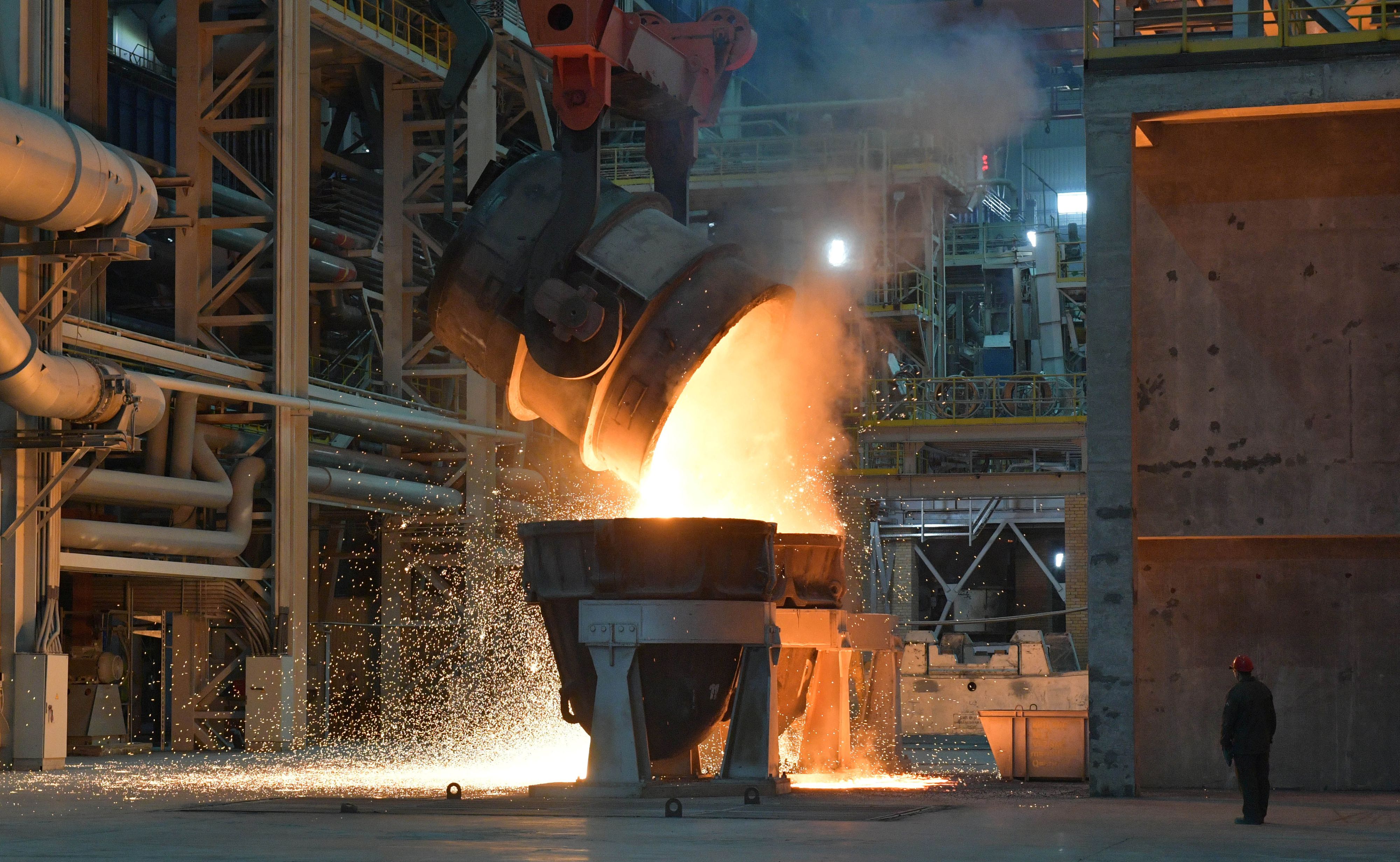 Ein Blick ins Innere des Metallurgiewerks von Tula-Stahl. Archivbild.