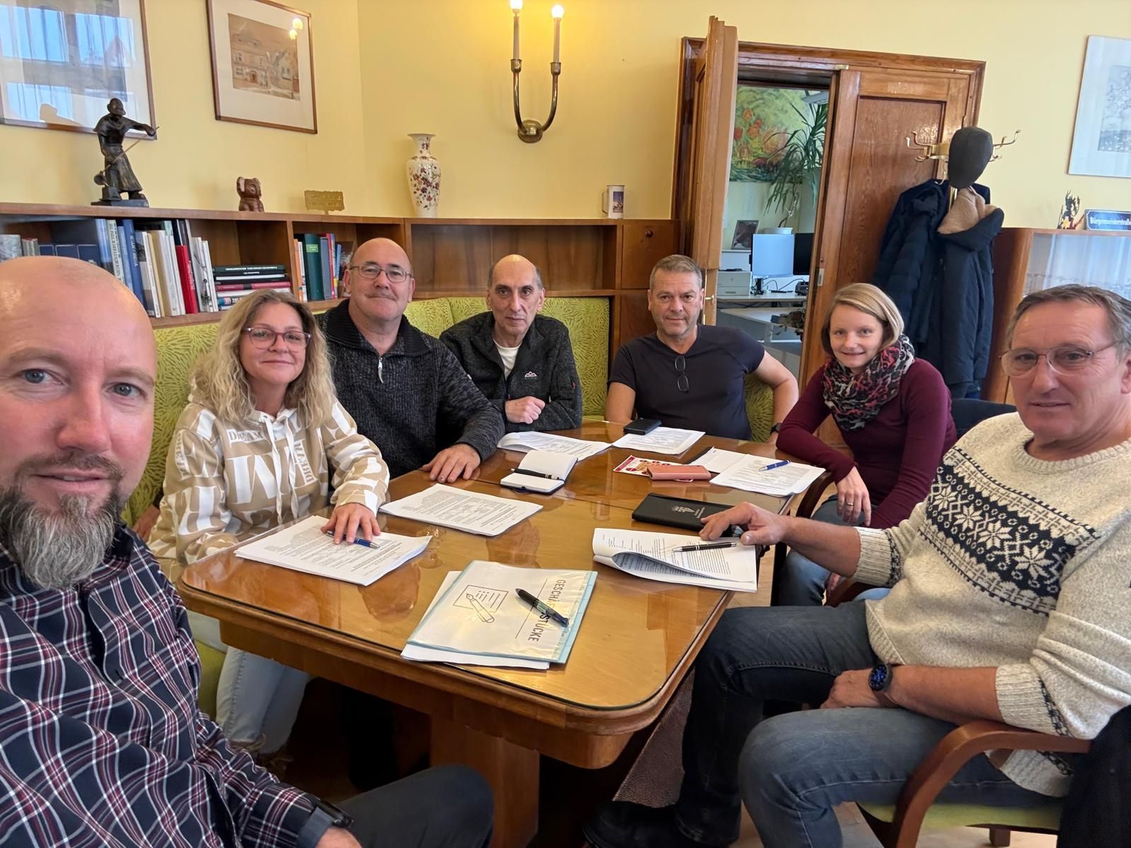 Vizebürgermeister und Spitzenkandidat der Bürgerliste Marcus Berlosnig (l.) mit seinen Listenmitgliedern