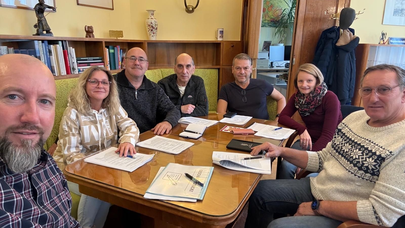 Vizebürgermeister und Spitzenkandidat der Bürgerliste Marcus Berlosnig (l.) mit seinen Listenmitgliedern