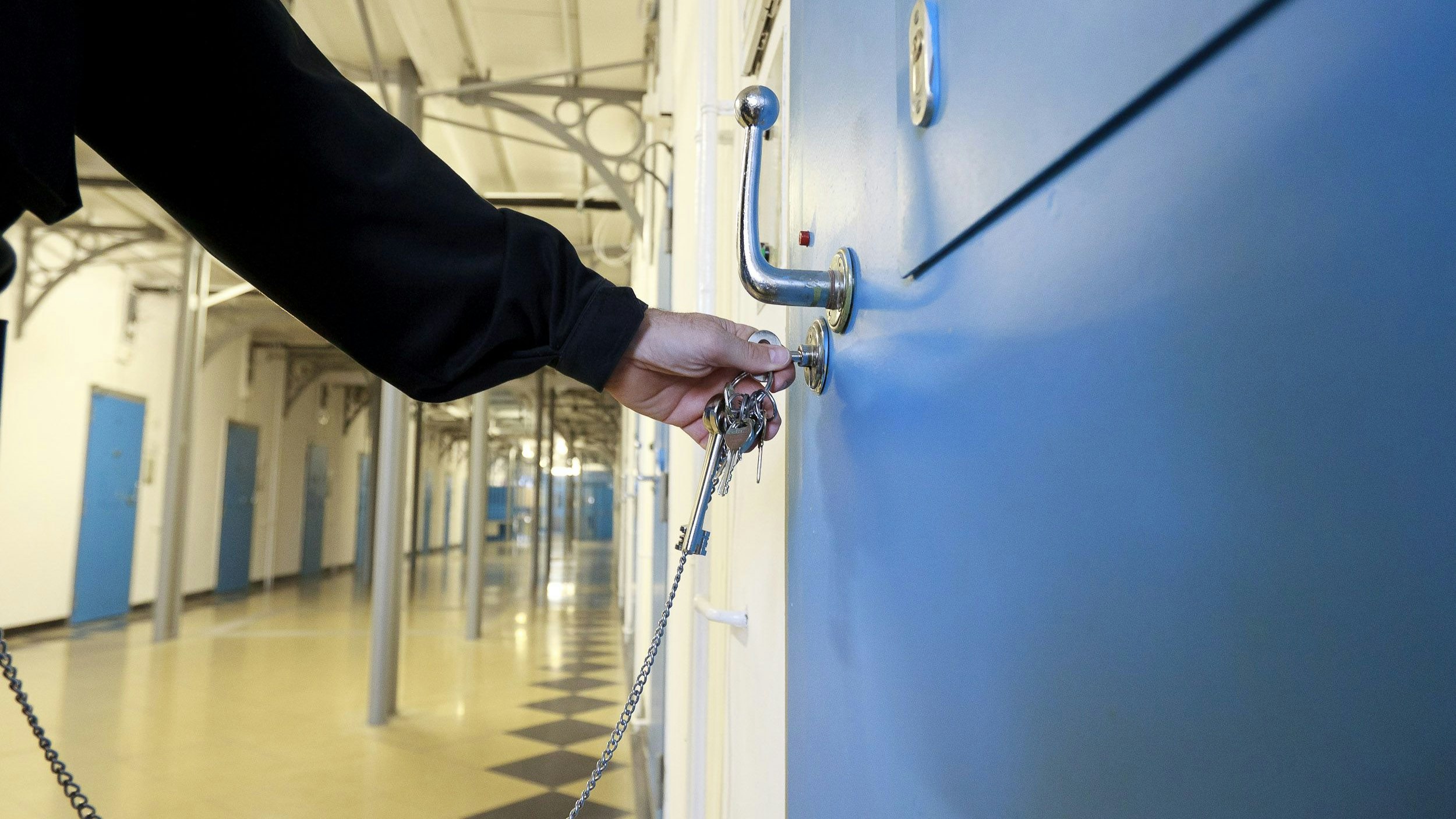 Sprüche im Häf'n brachten Justizwachebeamten viel Ärger ein. 