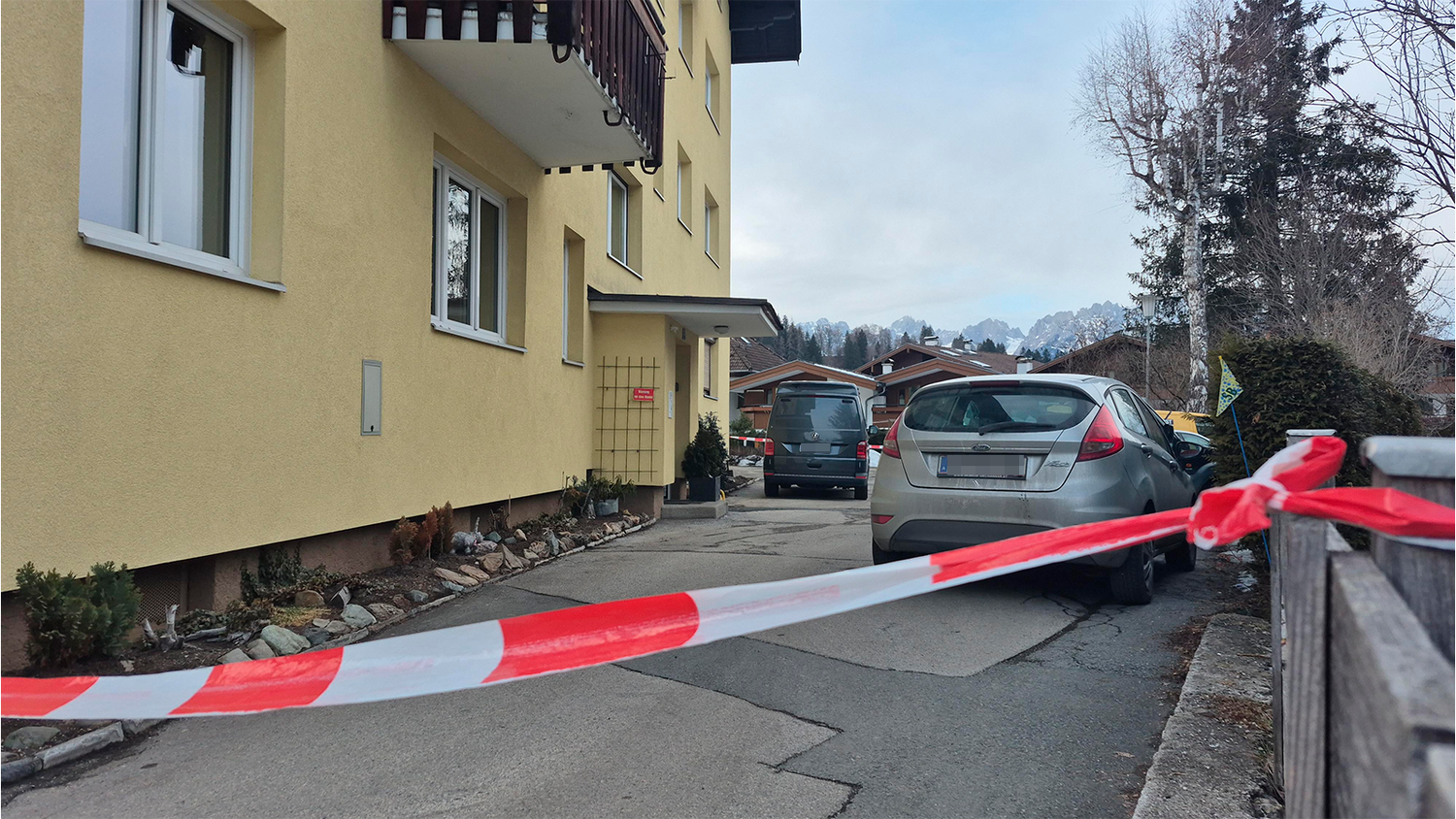 In diesem Haus wurden die beiden Toten gefunden.