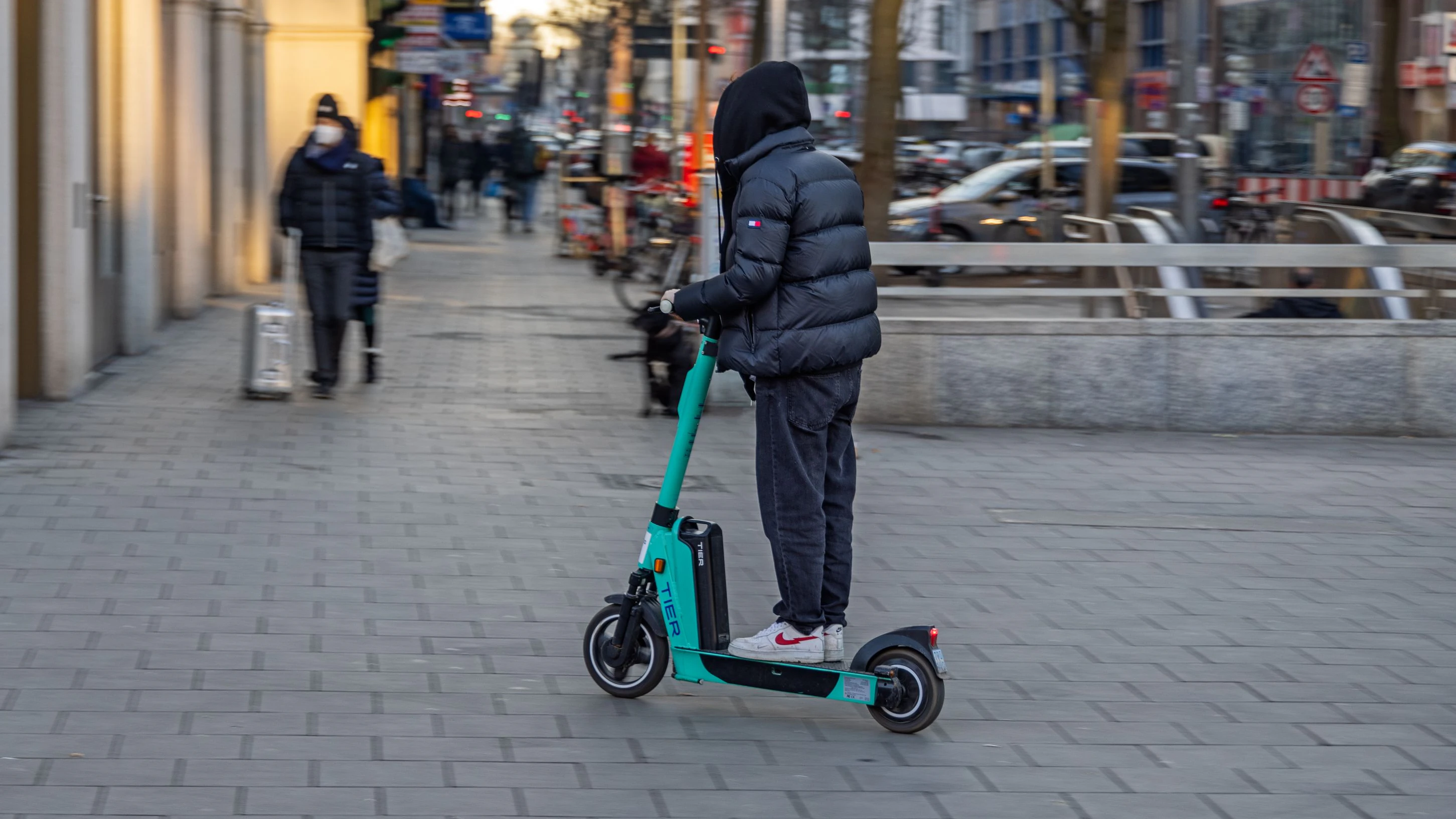 Heute.at - Polizei zieht 76-km/h-E-Scooter aus dem Verkehr
