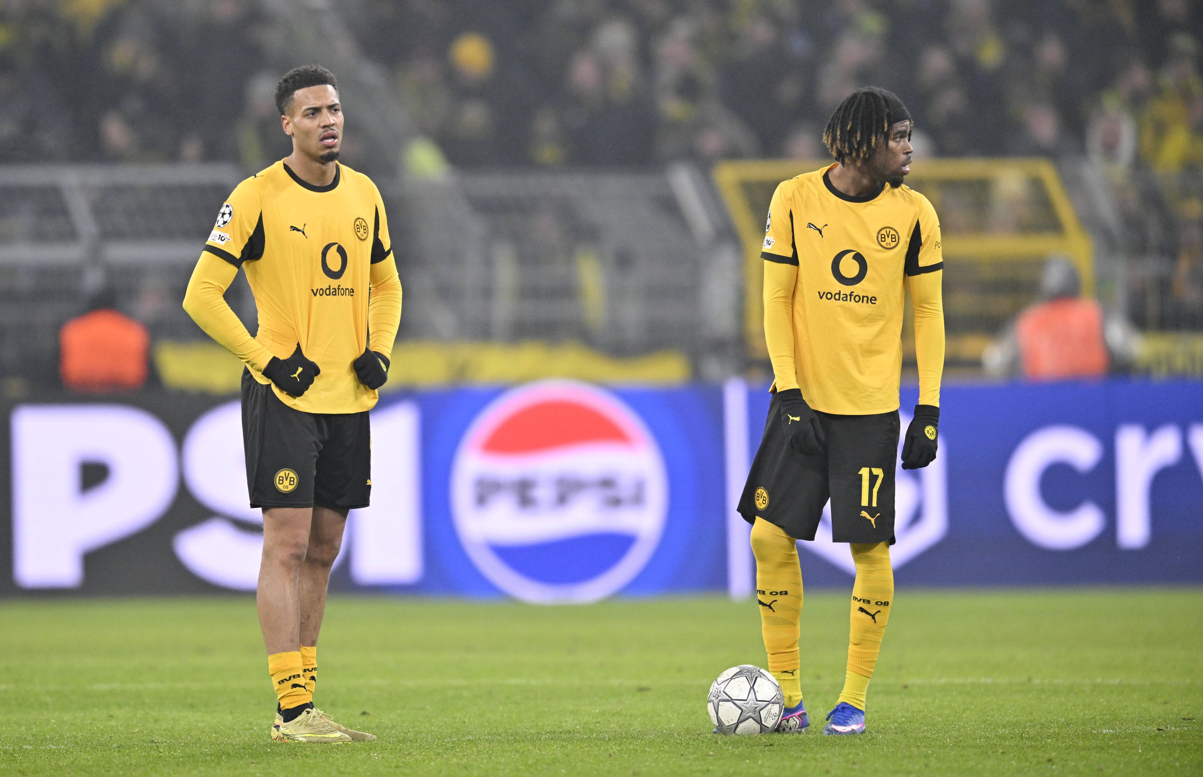 Carney Chukwuemeka (r.) will für Österreich spielen.