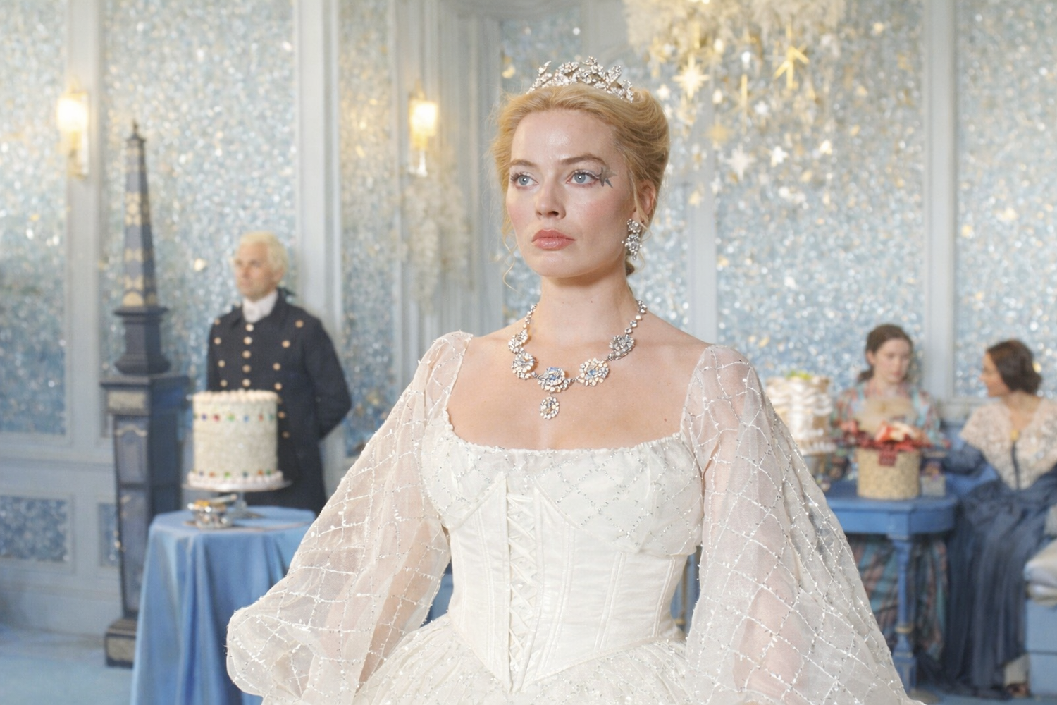 Nach einer Kindheit in Armut sehnt sich Catherine (Margot Robbie) nach Luxus …