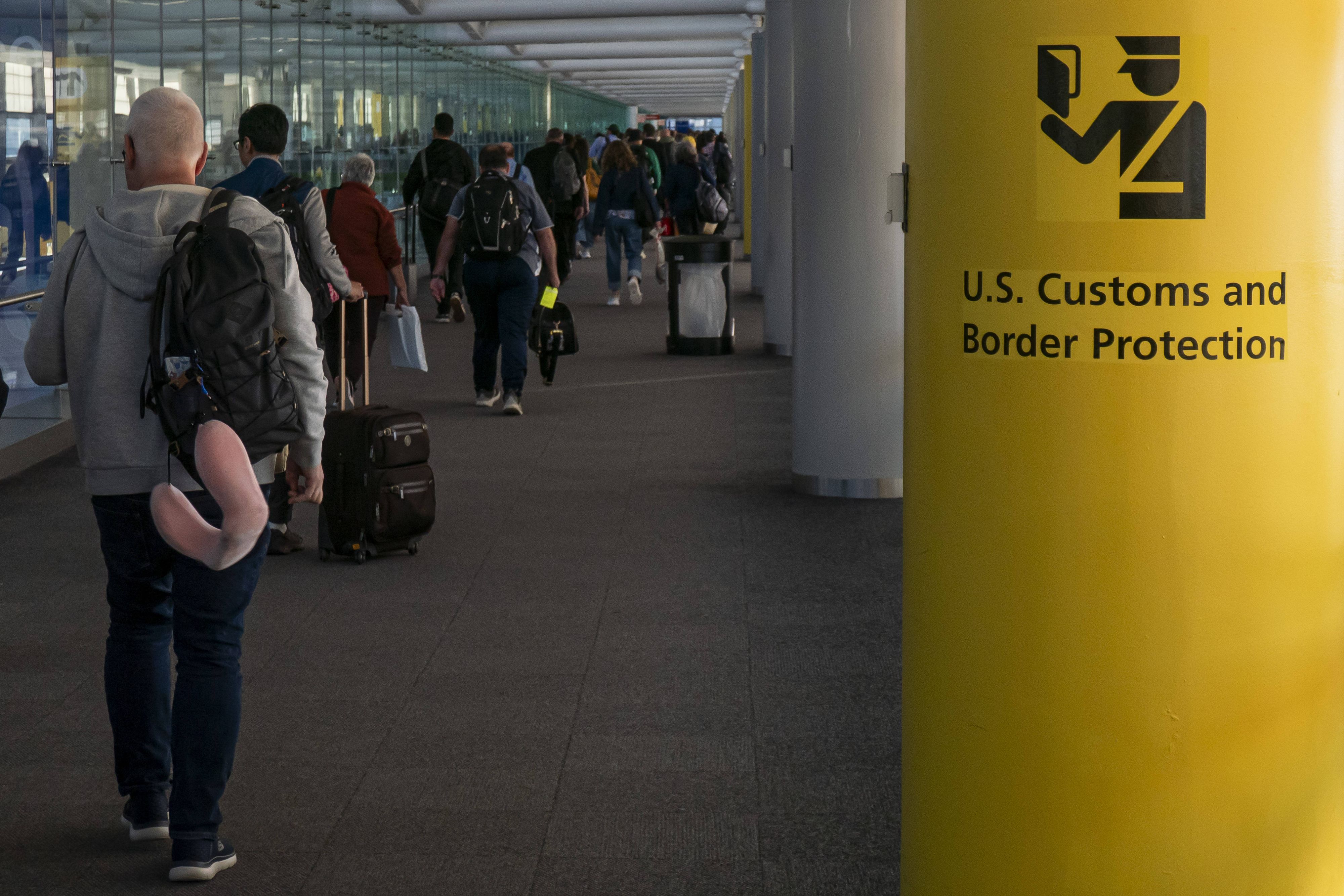 Neue ESTA-Pläne sorgen für Wirbel: Müssen Reisende bald Facebook & Co. zeigen?