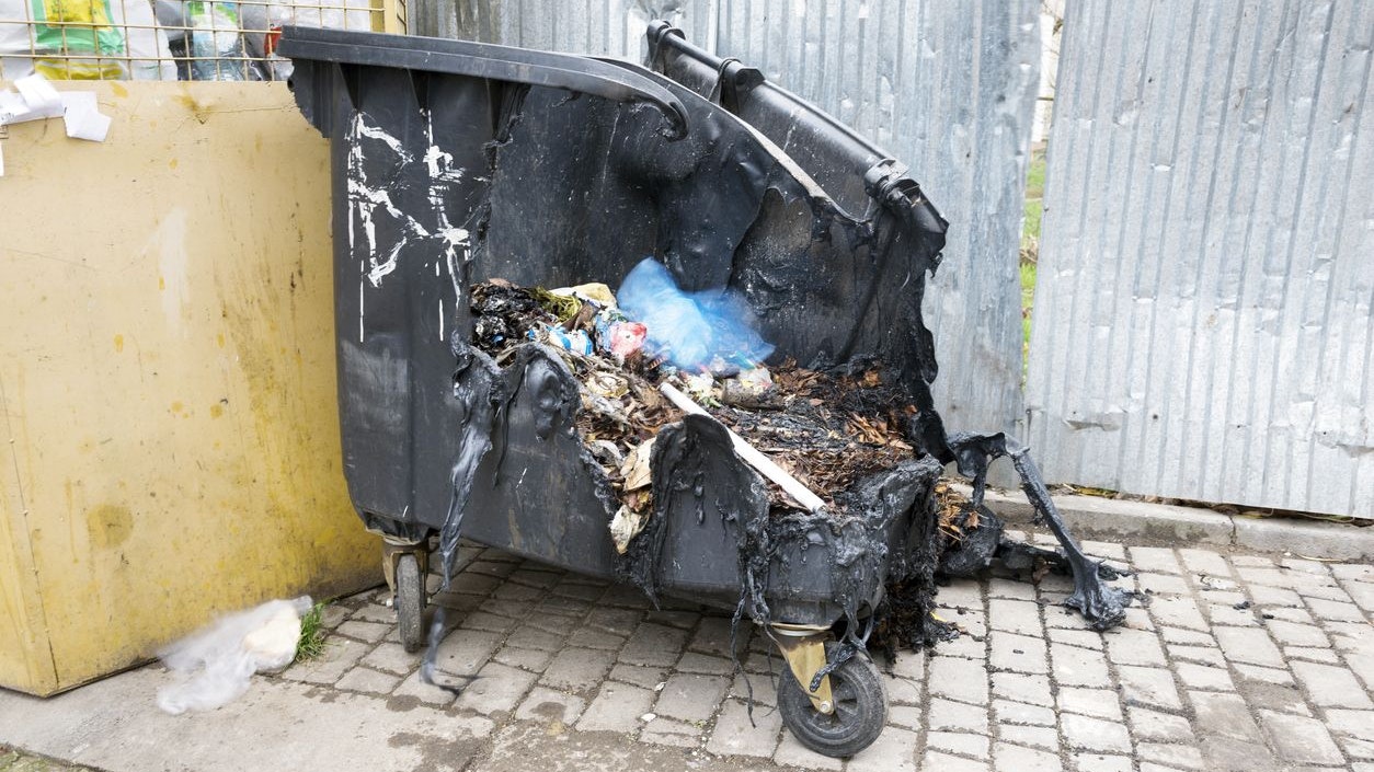 Immer wieder kam es in den vergangenen Wochen und Monaten zu Brandstiftungen in Leoben, Nun gibt es einen Verdächtigen. Symbolbild.