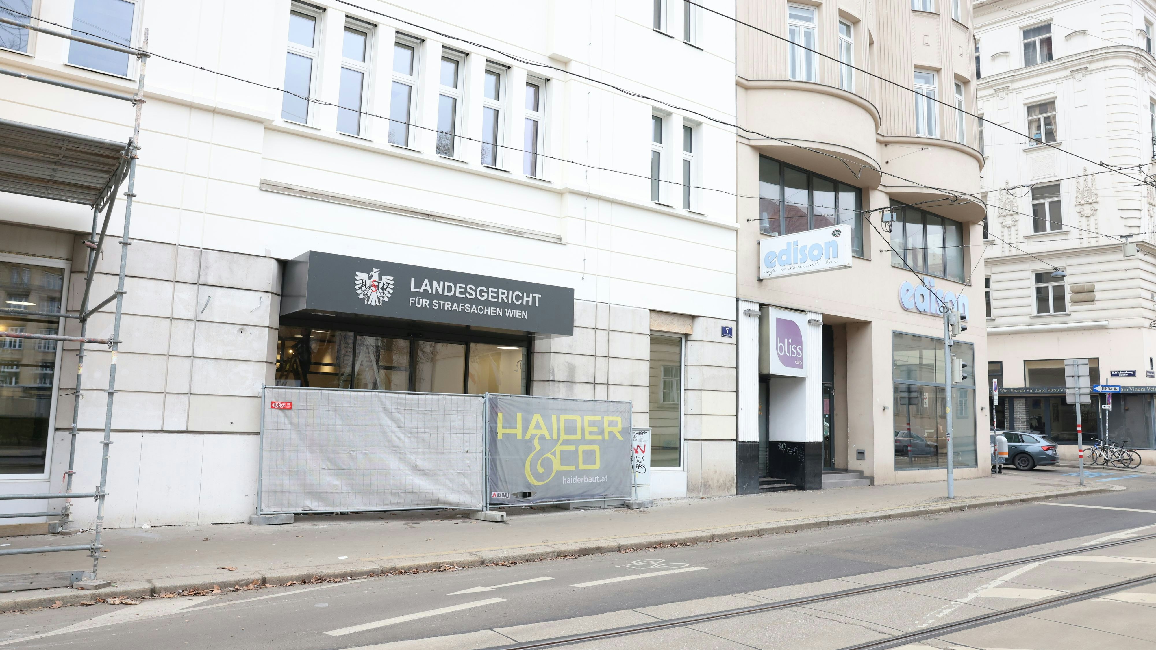 Heute.at - Alles anders am Landl – neue Eingänge, aber alte Sessel