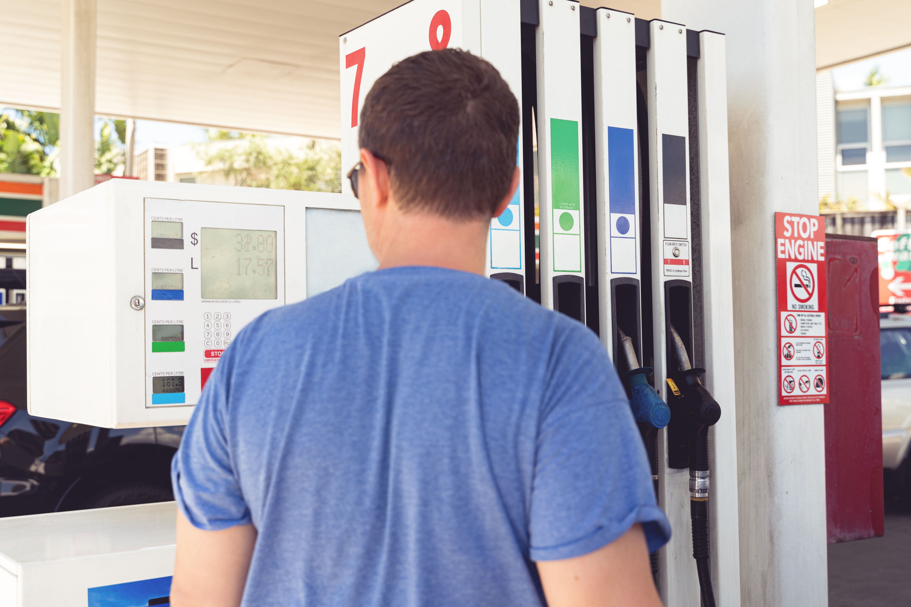 Heute.at - Zapfsäule blockiert – Männer prügeln sich ums Tanken