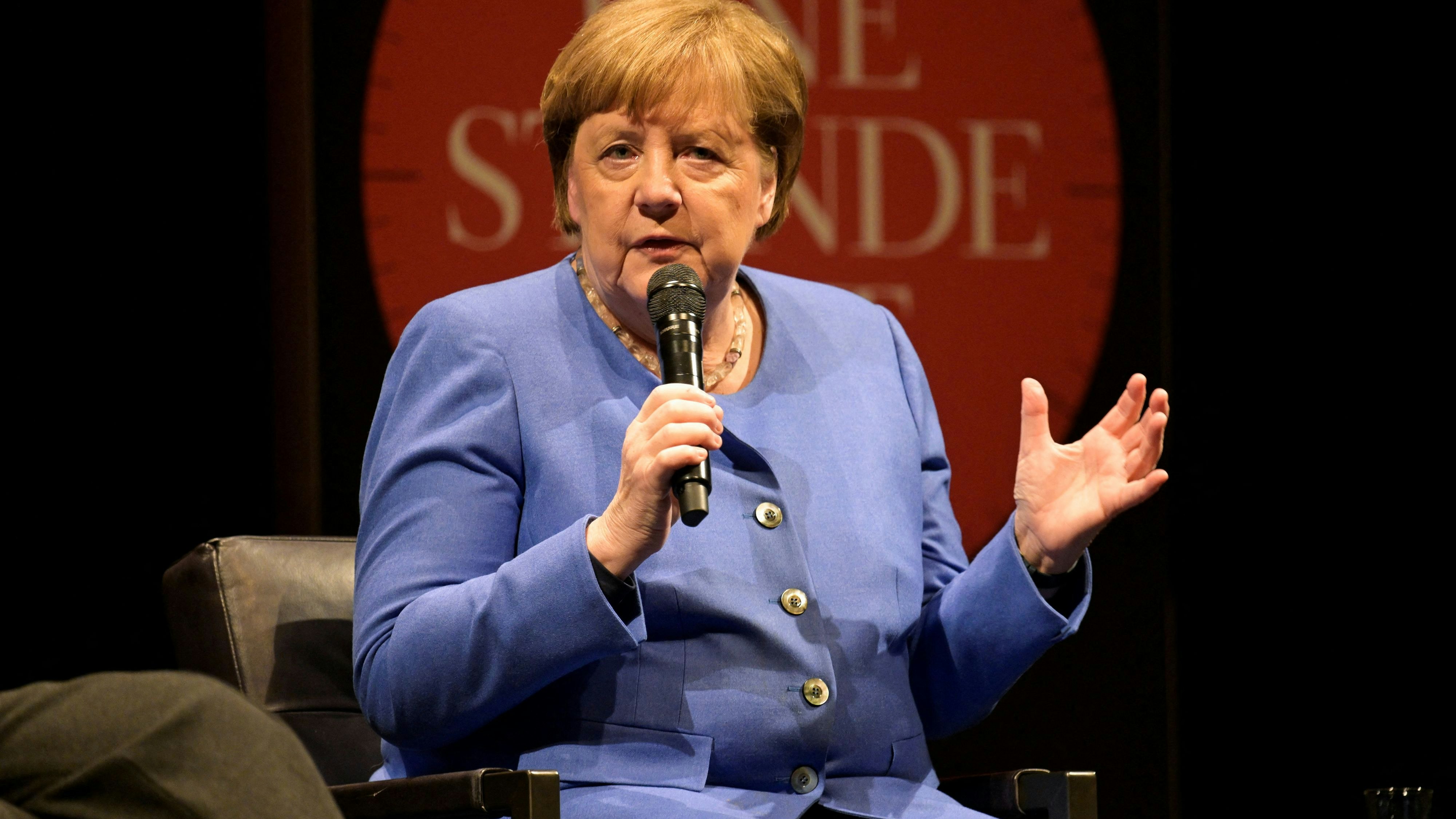 Former German Chancellor Angela Merkel attends a discussion on her time in office and the current situation in Germany and Europe, in Hamburg, Germany, February 5, 2025. REUTERS/Fabian Bimmer