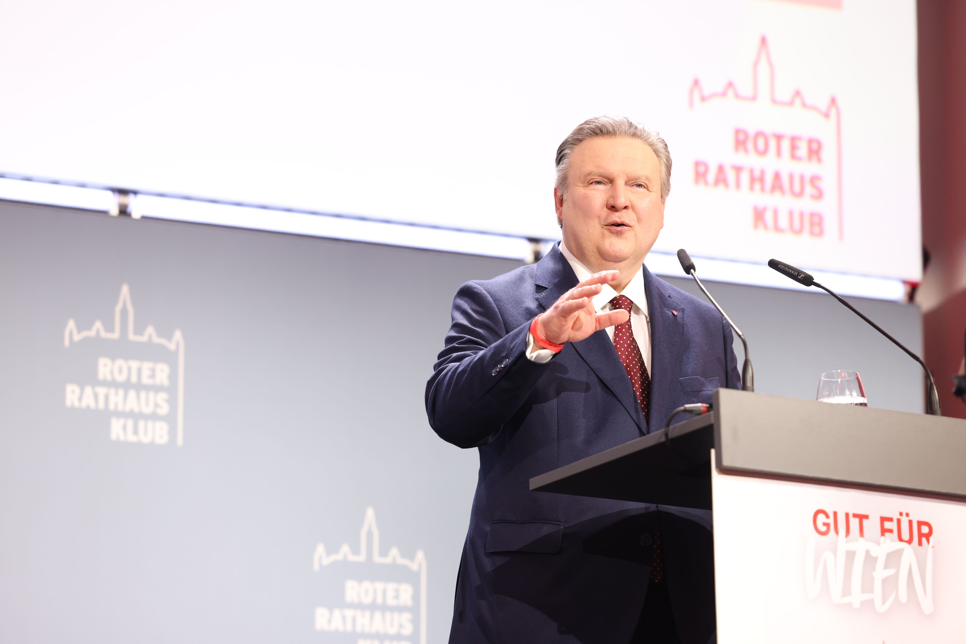 Der Wiener SPÖ-Chef Michael Ludwig lädt zur Klubtagung nach Andau. 2025 trafen sich die Wiener Genossen in der&nbsp;Seestadt in Wien-Donaustadt (Bild).