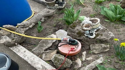 Grundwasseruntersuchung in der Nähe des Samsung-Werkes in Göd (Ungarn) im April 2022 auf Betreiben der Bürgerinitiative Göd-ÉRT