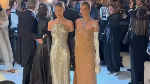 Heute.at - Lady Dianas Nichten strahlen im Ball-Blitzlichtgewitter