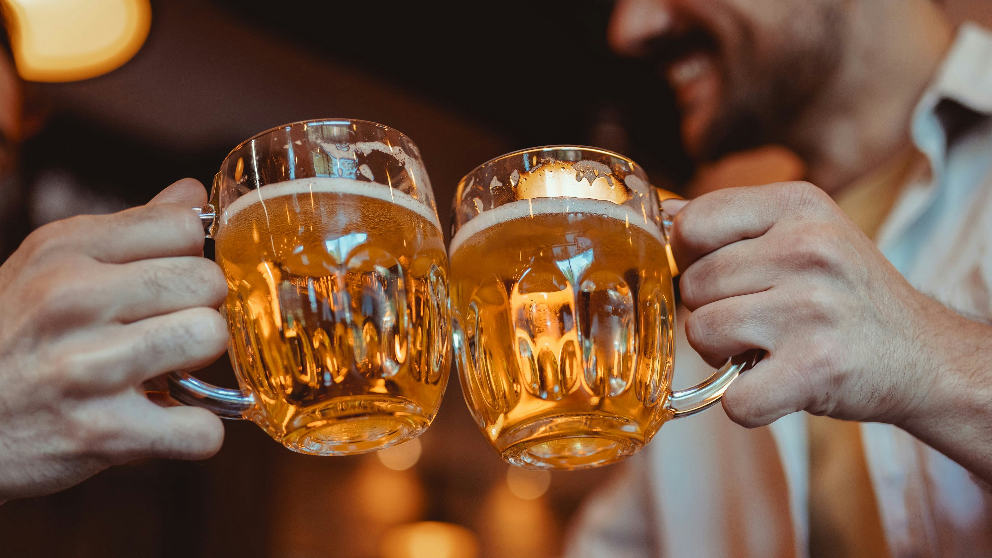 Der Alkohol floss bei der Feier offenbar in Strömen.