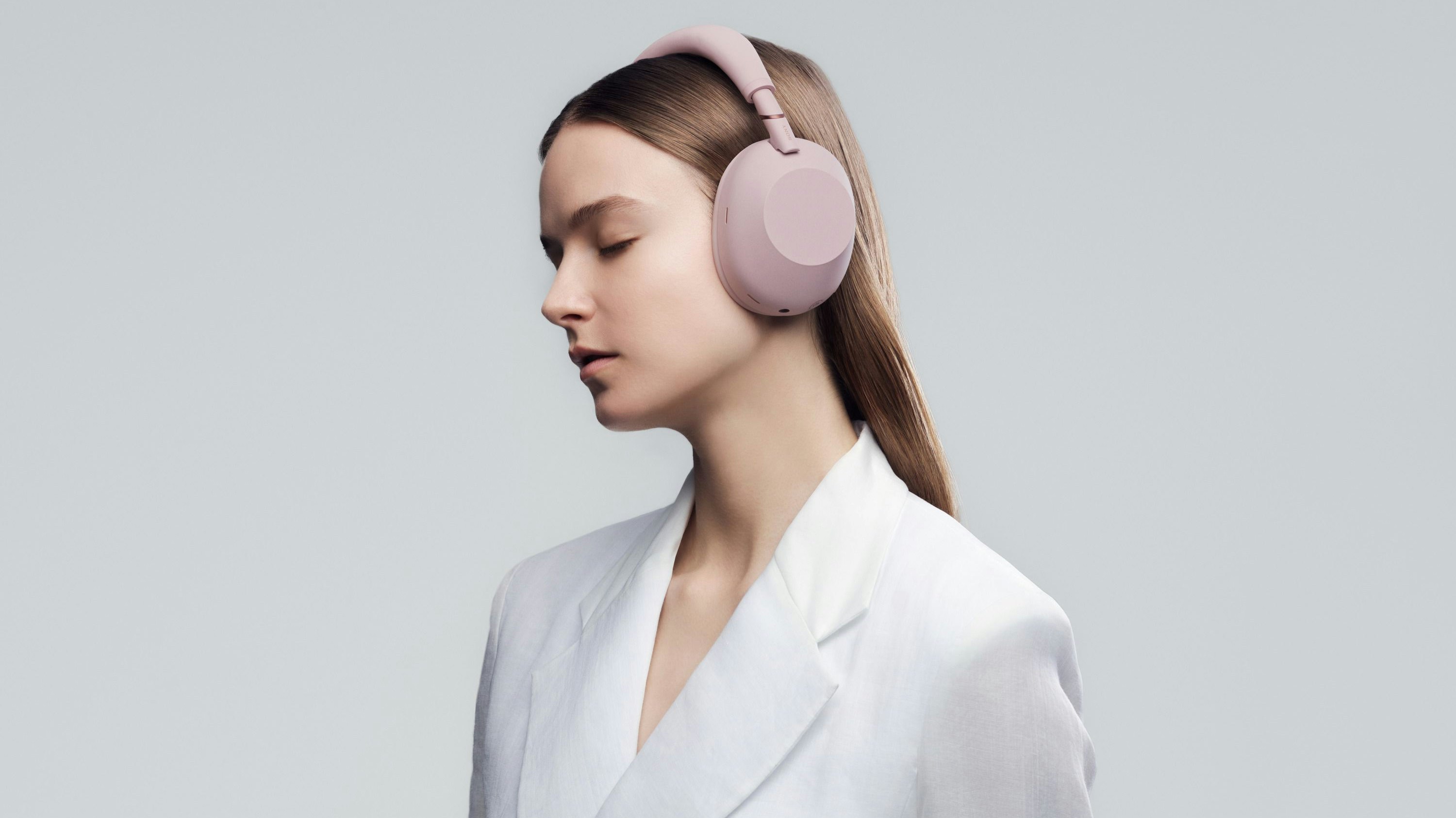 Die Over-Ear-WH-1000XM6-Serie erhält indes mit Sand Pink eine neue Farbvariante.