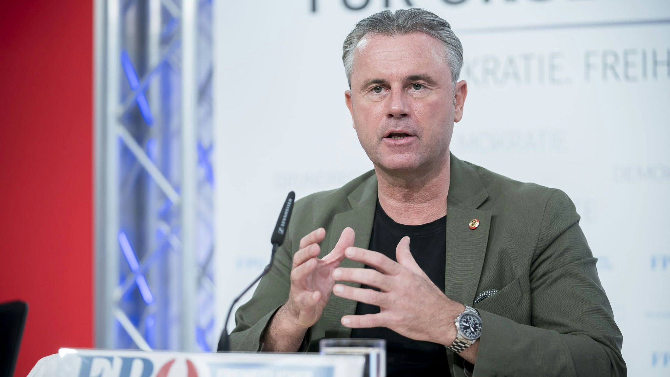 pressekonferenz mit fpö chef norbert hofer, maske, 20210408 foto: helmut graf/tageszeitung heute