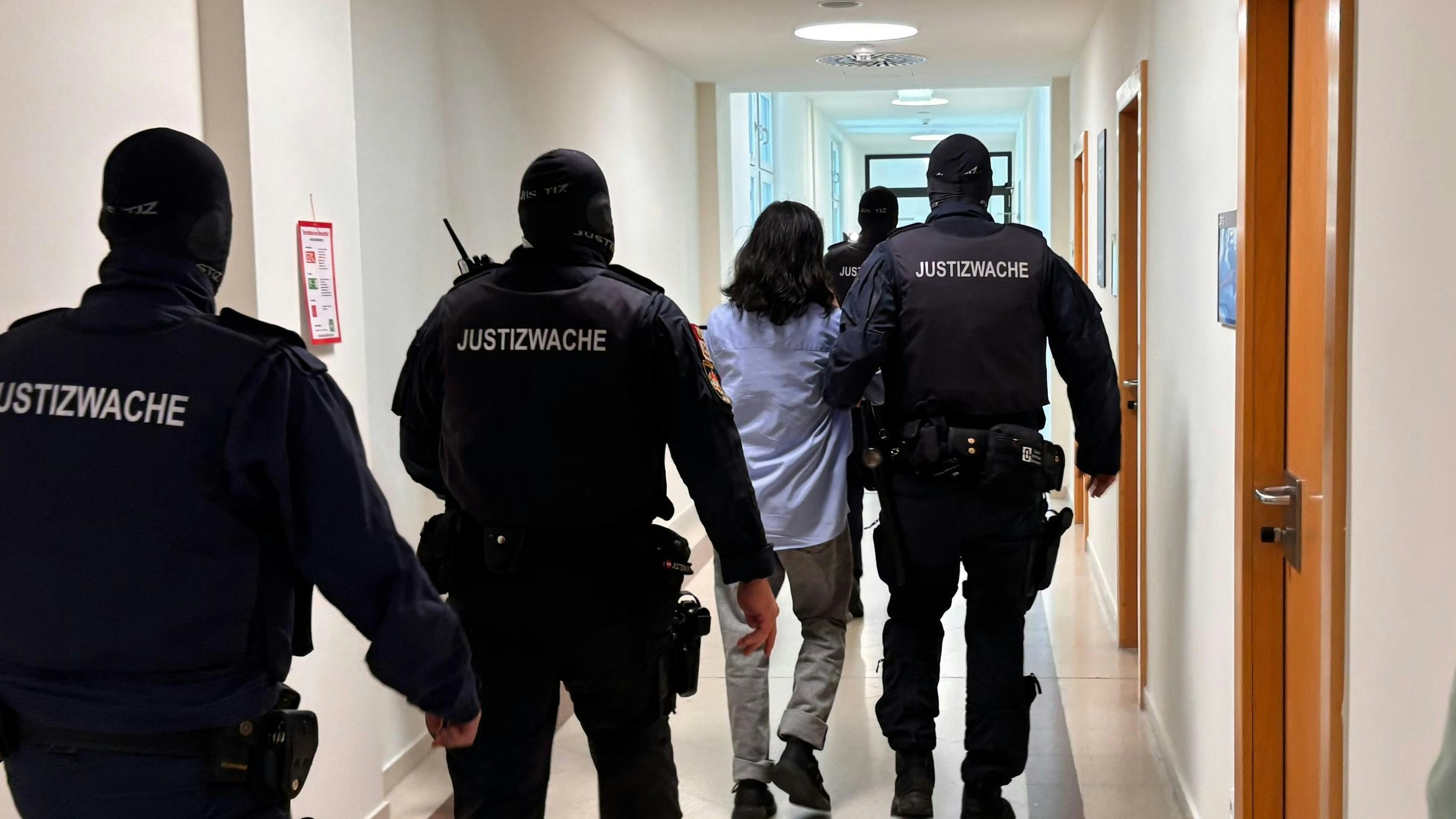 20250721 / prozess terror westbahnhof 15 jähriger is-fan plante anschlag / foto: chris tomsitzs/ tageszeitung heute