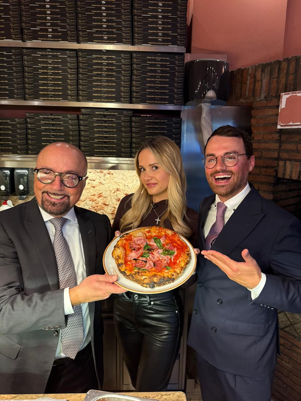 Davina Geiss bereitete ihre Pizza selbst zu.
