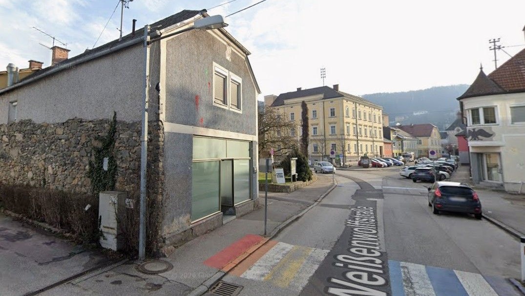 Im so genannten "Castell Aurora" finden immer wieder heftig kritisierte Treffen der rechten Szene statt.