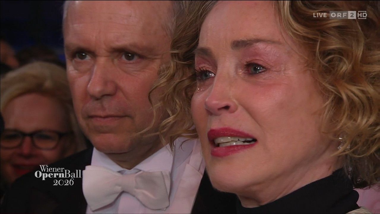 Sharon Stone wurde es beim Opernball bei ihrer Ankunft zu viel.