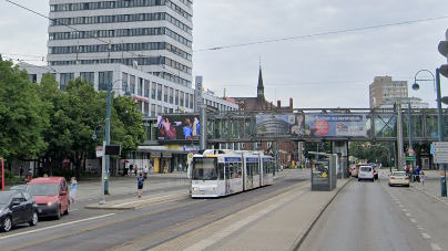 Heute.at - Einjährige gerät unter Bim – dann geschieht ein Wunder