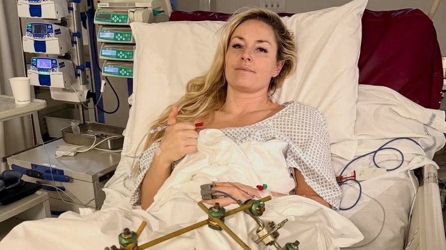 Ski-Star Lindsey Vonn meldet sich per Video aus dem Krankenhaus. 