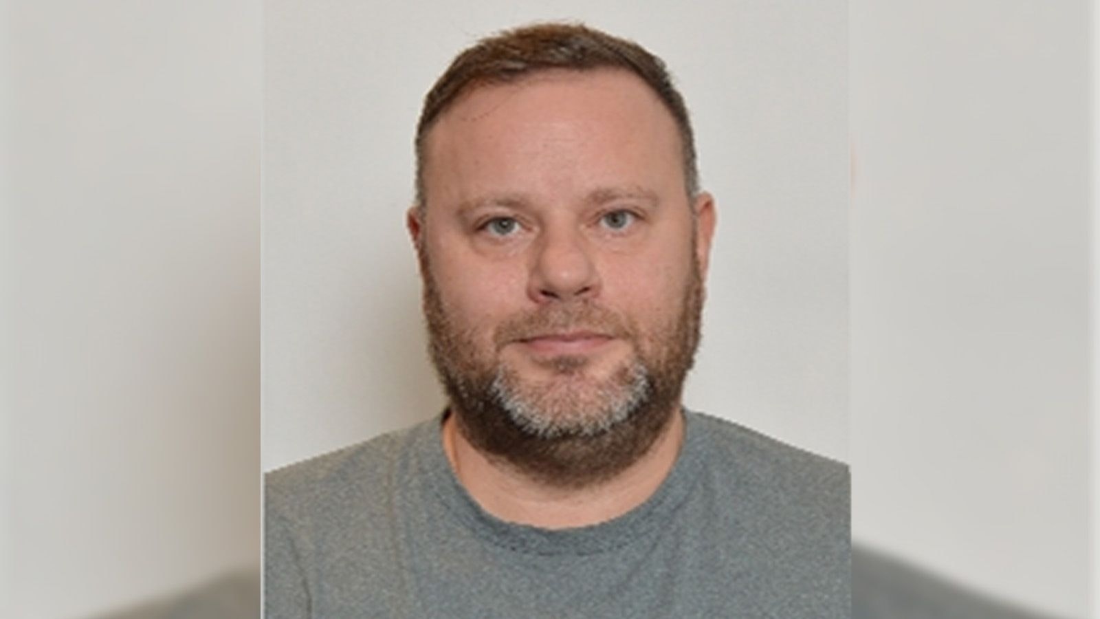 Die Polizei fahndet nach diesem Mann. 