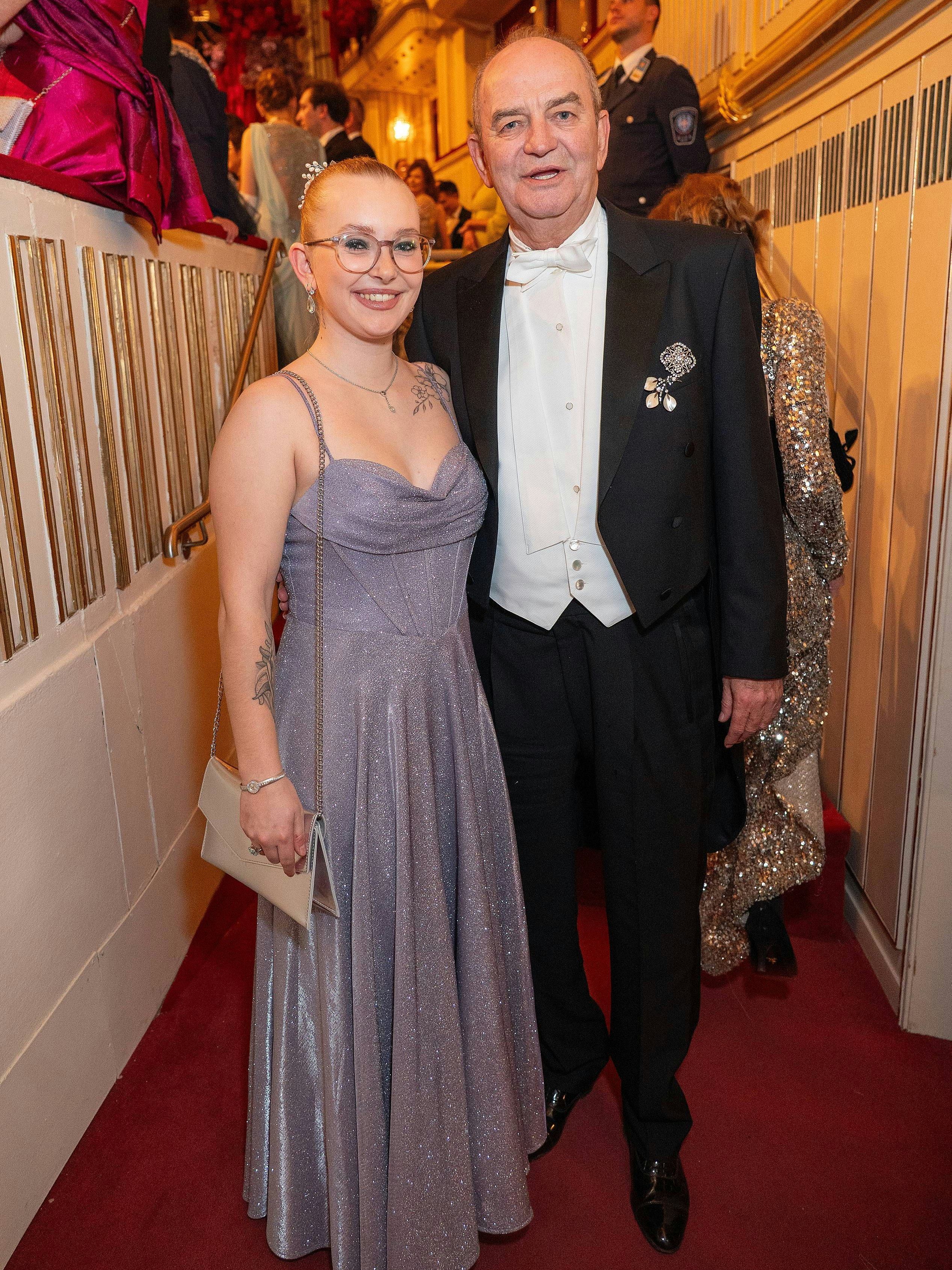 Opa-Prohaska glänzt mit Enkelin Paula.