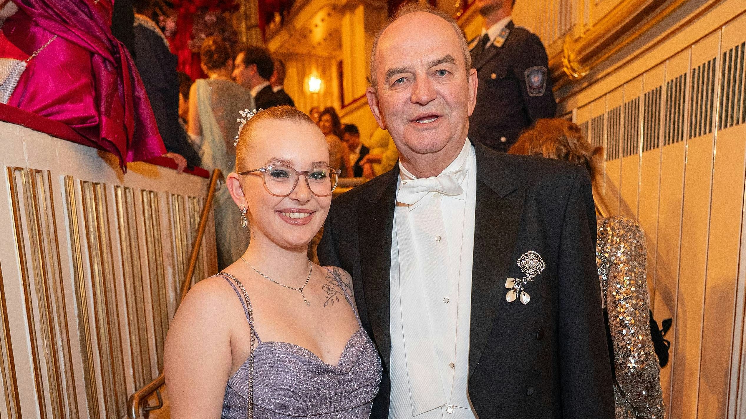 Herbert Prohaska und seine Enkelin Paula.