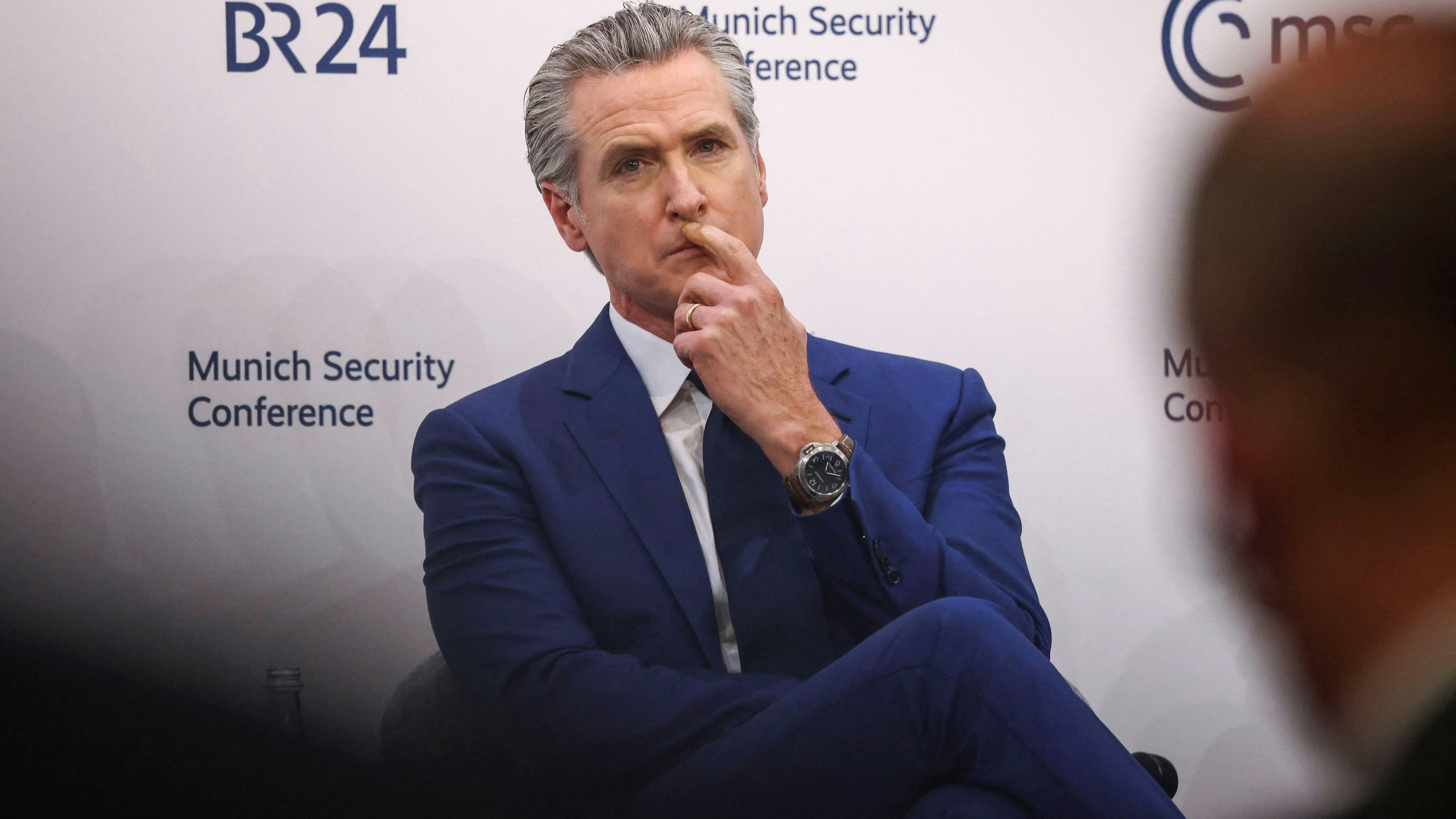 Newsom meinte am Freitag bei einer Diskussion zur Klimapolitik, Trump setze mit seiner "dummen" Politik "noch einen drauf".