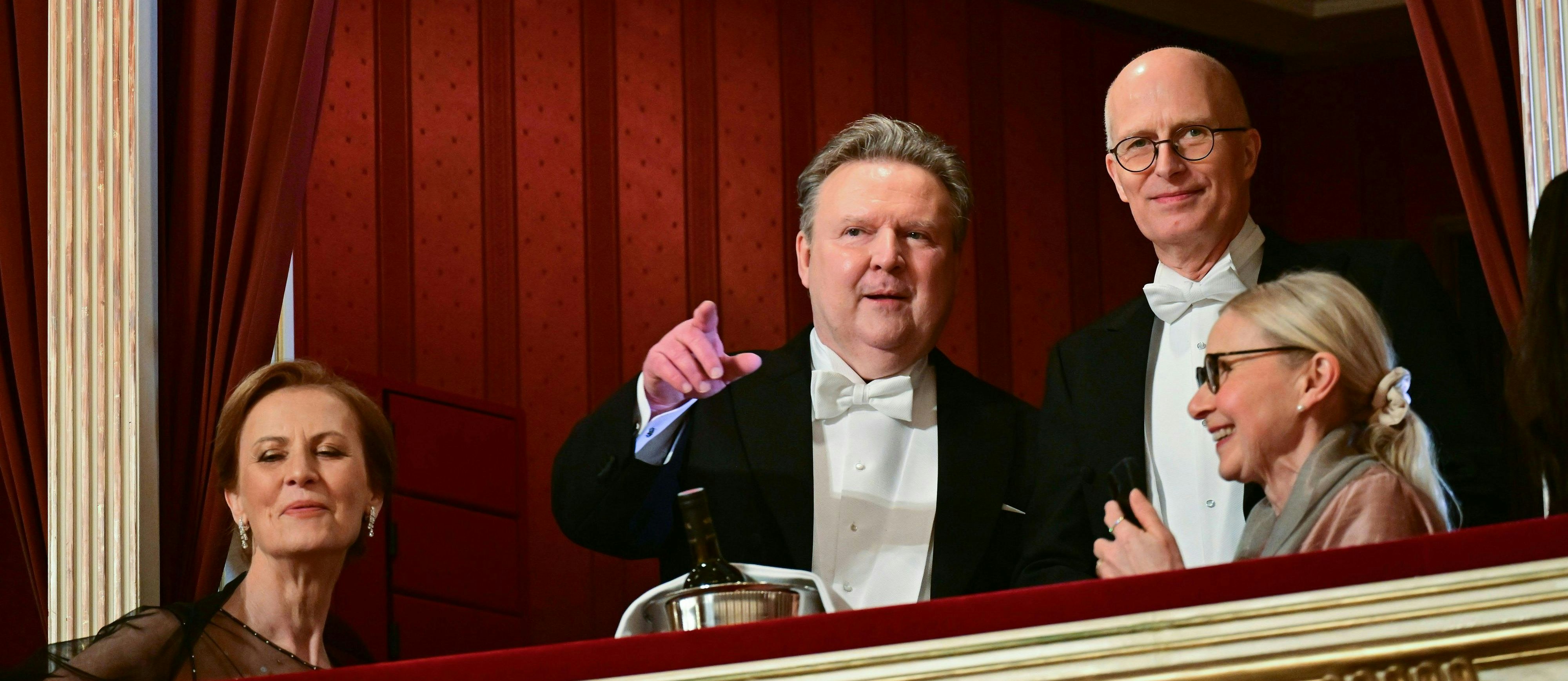 Ich glaube, ich habe da unten den Kern gesehen. Ah, jetzt ist er schon wieder weg.