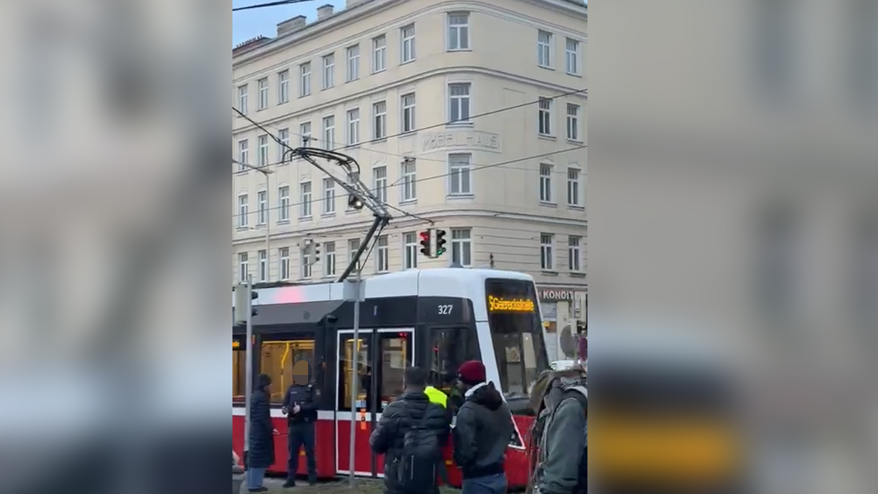 Heute.at - Verkehrs-Chaos! Unfall in Wien fordert 2 Verletzte